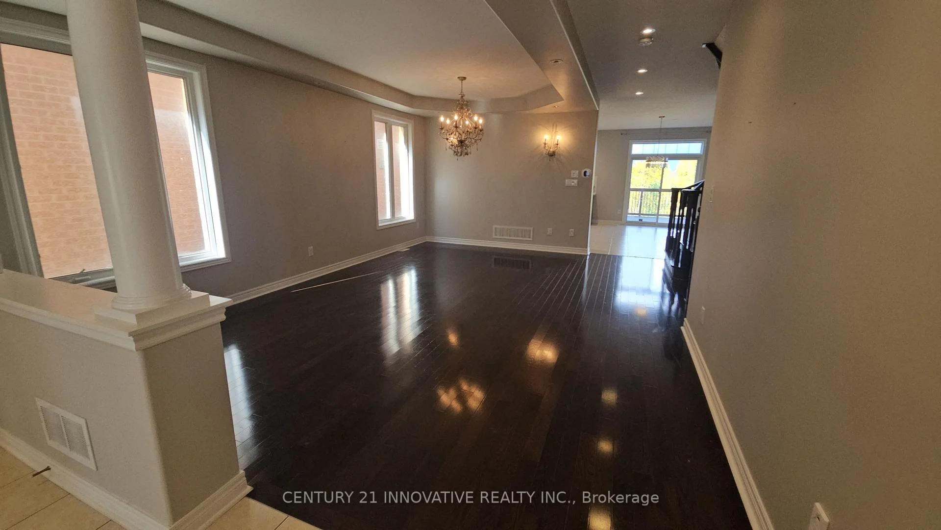 Photo 3 of Unit Upper, 118 Santa Amato Crescent, Vaughan, Patterson — HOMEH