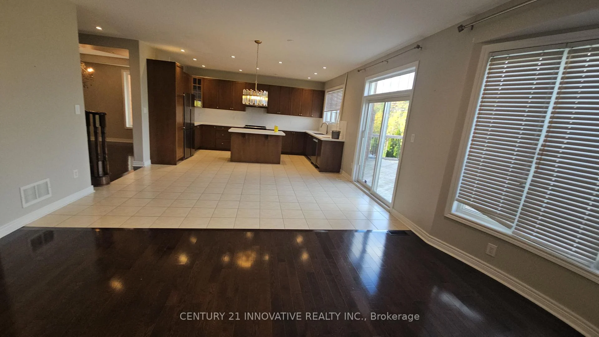 Photo 17 of Unit Upper, 118 Santa Amato Crescent, Vaughan, Patterson — HOMEH