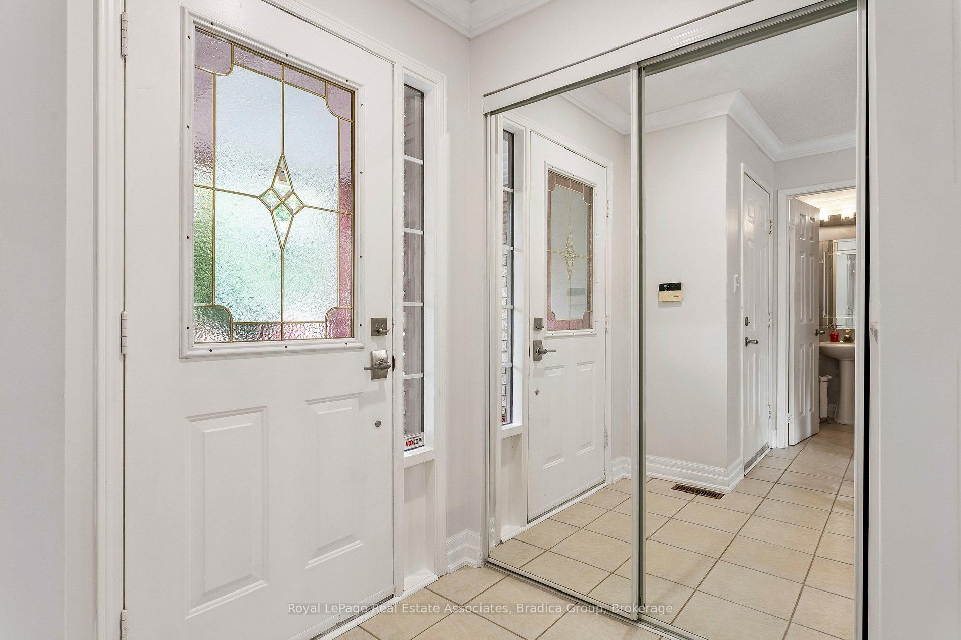 Photo 6 of 3837 Forest Bluff Crescent, Mississauga, Lisgar — HOMEH