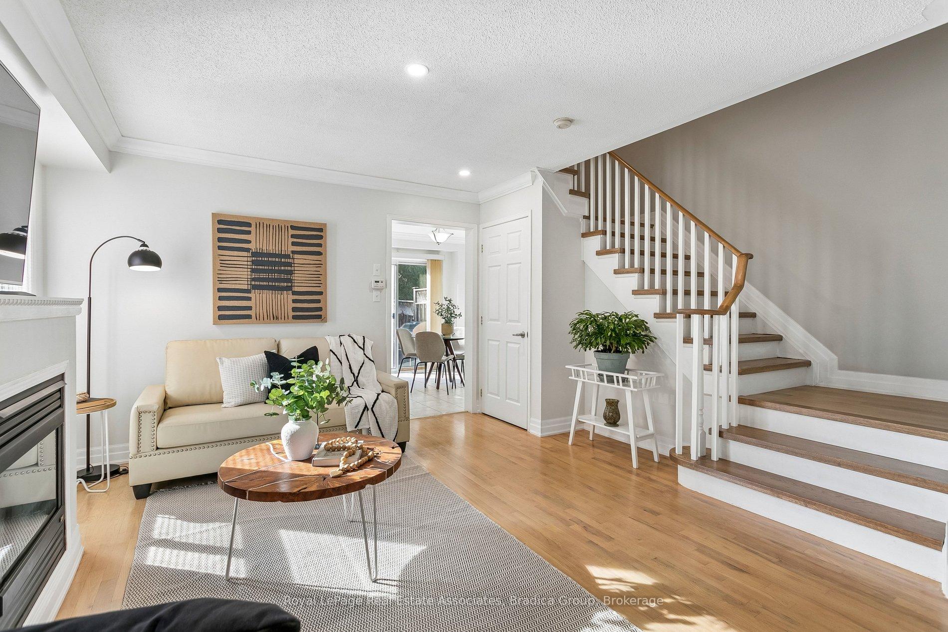 Photo 8 of 3837 Forest Bluff Crescent, Mississauga, Lisgar — HOMEH
