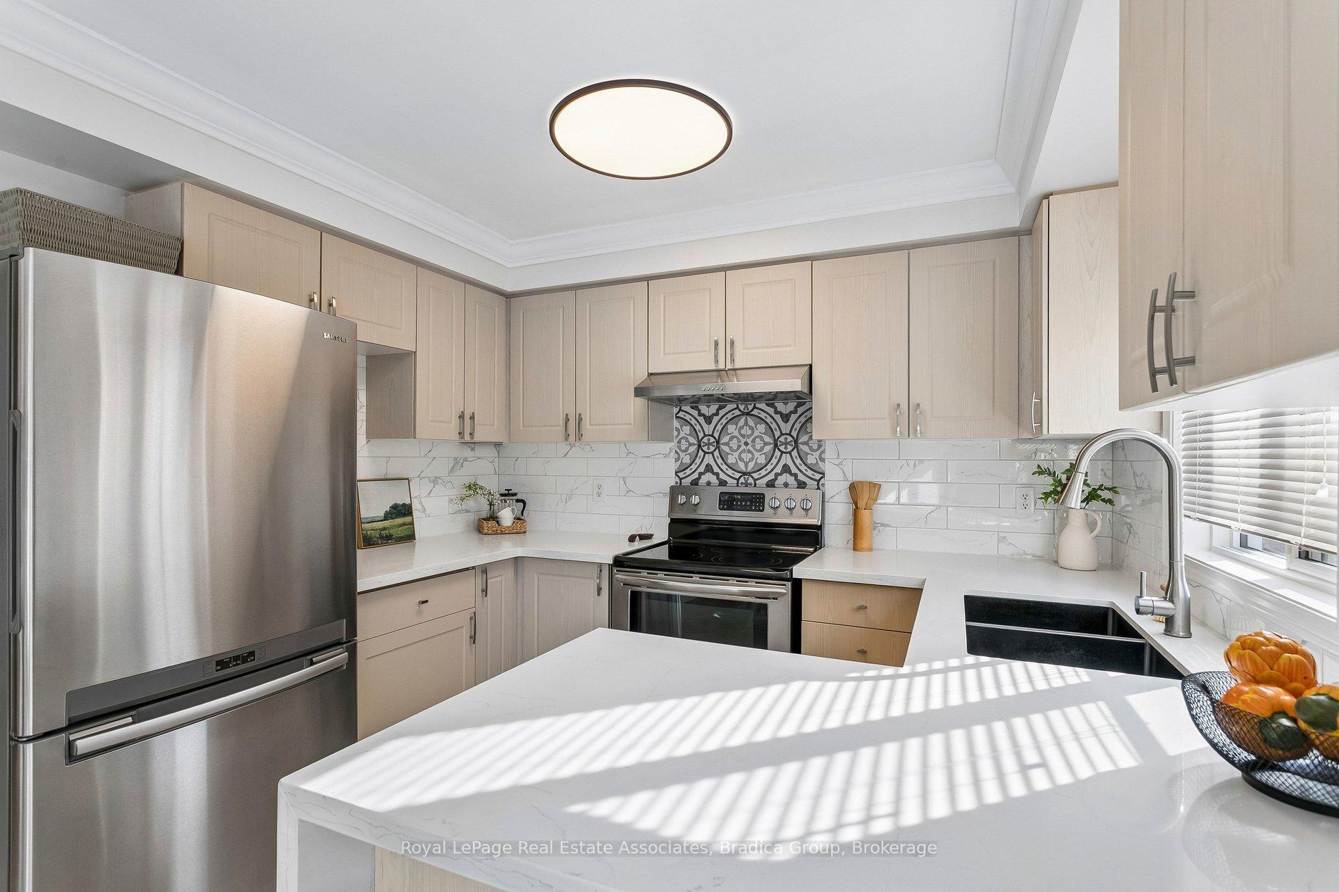Photo 13 of 3837 Forest Bluff Crescent, Mississauga, Lisgar — HOMEH