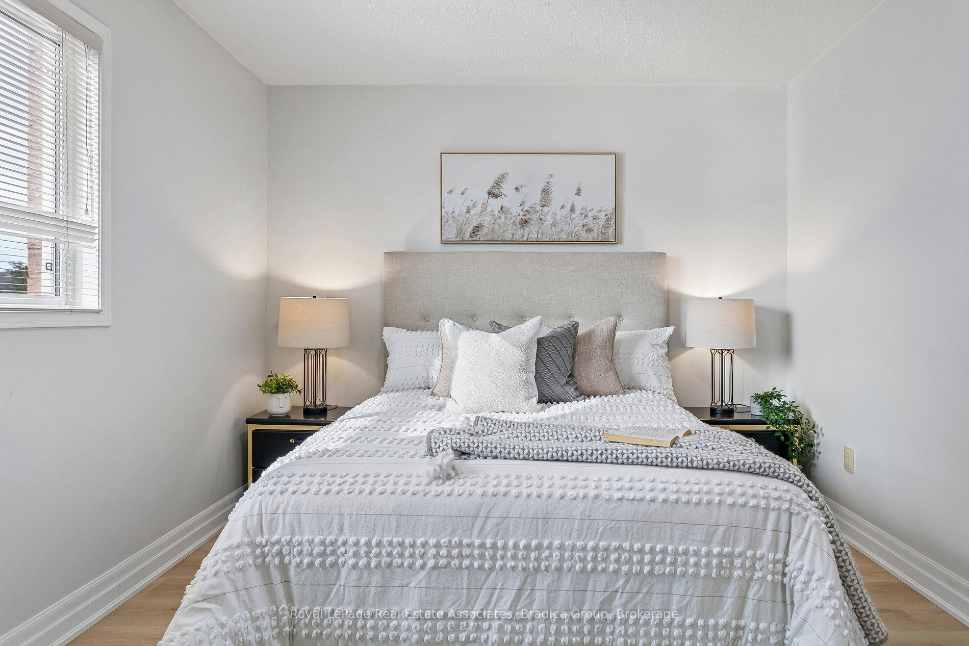 Photo 20 of 3837 Forest Bluff Crescent, Mississauga, Lisgar — HOMEH