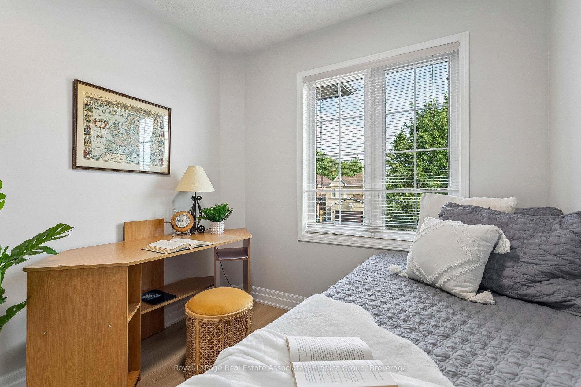 Photo 25 of 3837 Forest Bluff Crescent, Mississauga, Lisgar — HOMEH