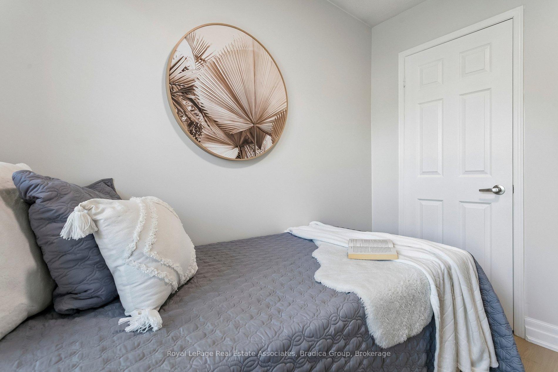 Photo 26 of 3837 Forest Bluff Crescent, Mississauga, Lisgar — HOMEH
