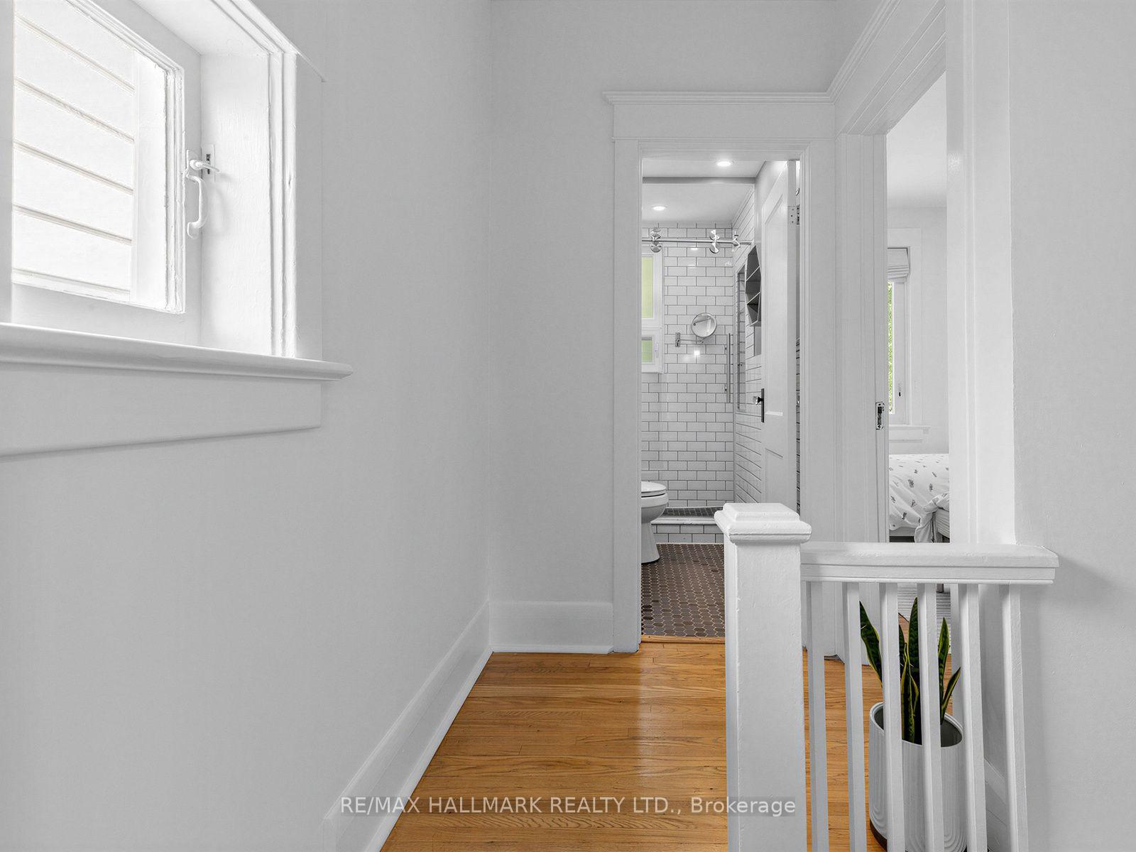 Photo 5 of 147 Chisholm Avenue, Toronto, Woodbine-Lumsden — HOMEH