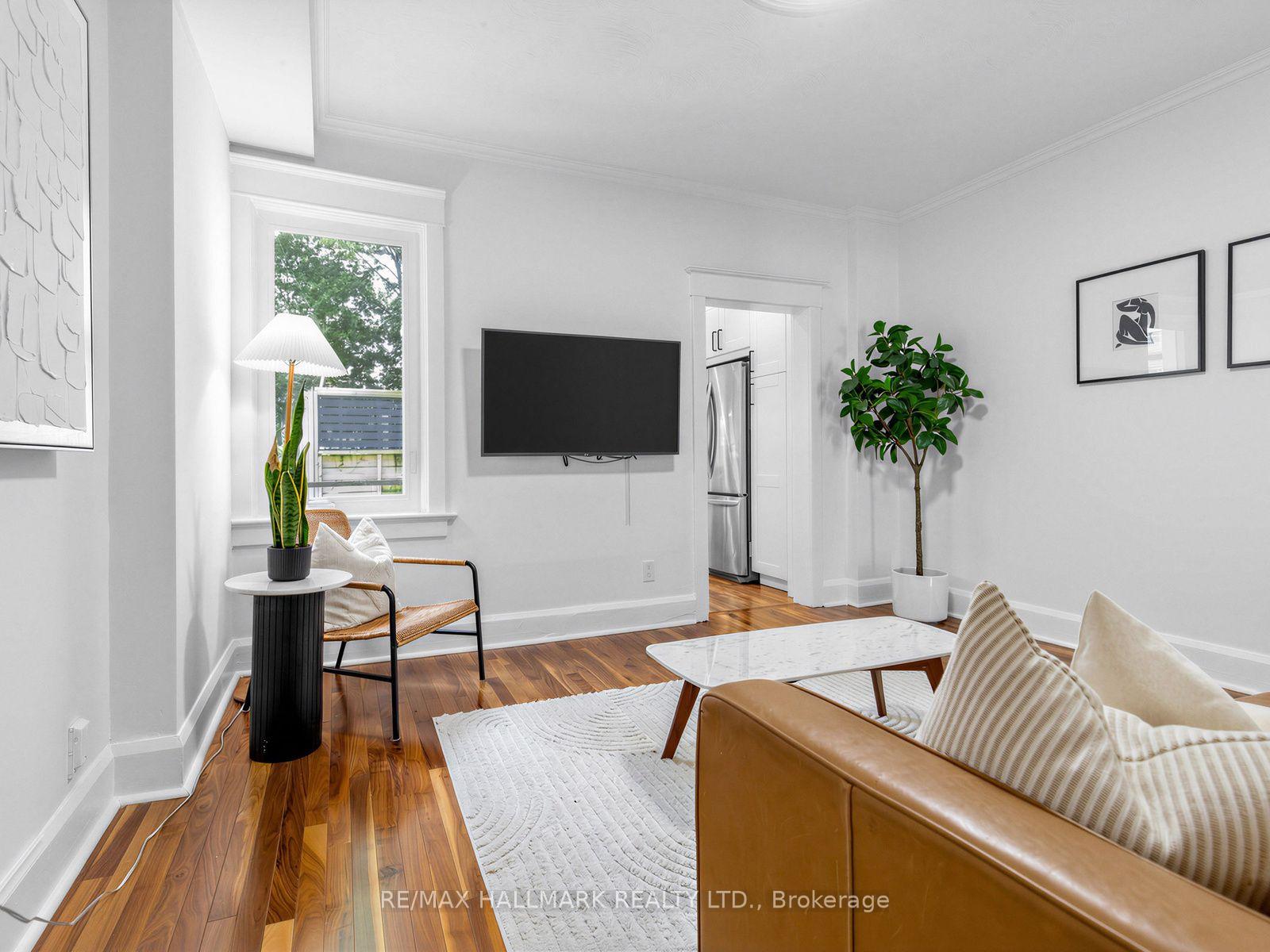 Photo 10 of 147 Chisholm Avenue, Toronto, Woodbine-Lumsden — HOMEH