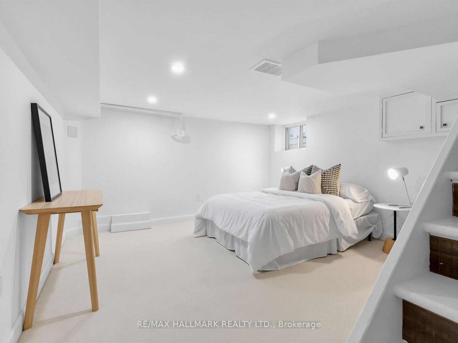 Photo 25 of 147 Chisholm Avenue, Toronto, Woodbine-Lumsden — HOMEH