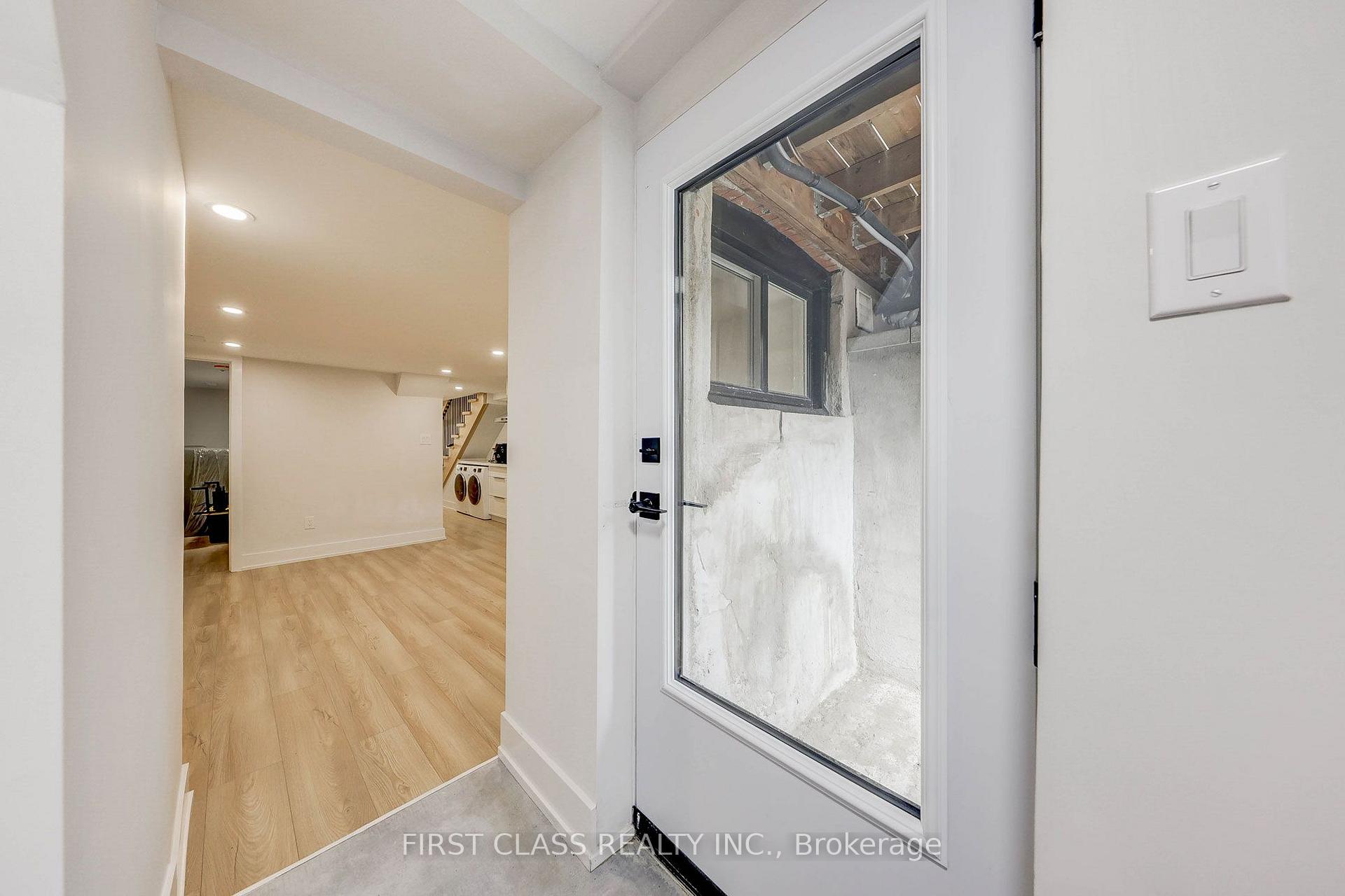 Photo 4 of Unit Basement, 431 Roxton Road, Toronto, Palmerston-Little Italy — HOMEH