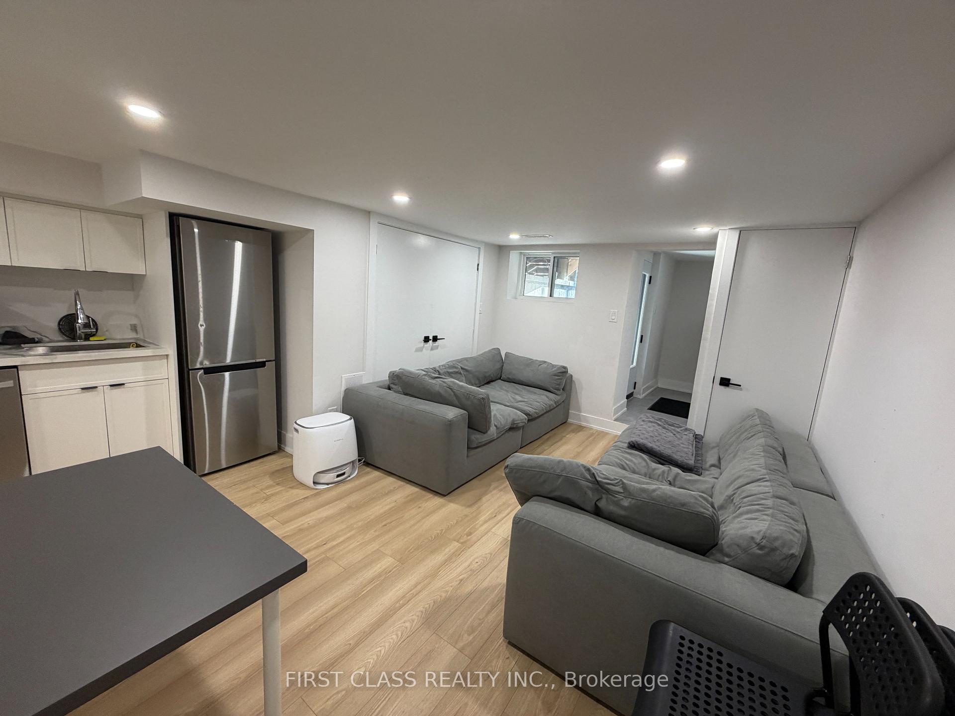 Photo 8 of Unit Basement, 431 Roxton Road, Toronto, Palmerston-Little Italy — HOMEH