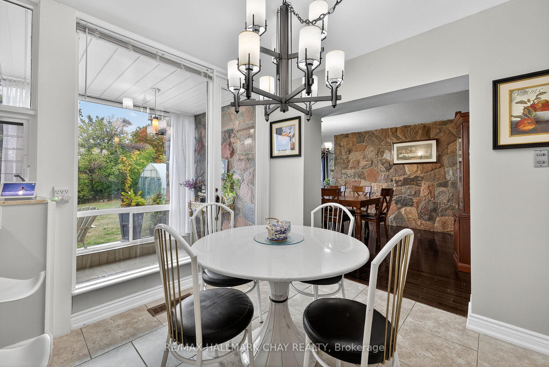 Photo 6 of 39 Highfield Crescent, Georgina, Historic Lakeshore Communities — HOMEH