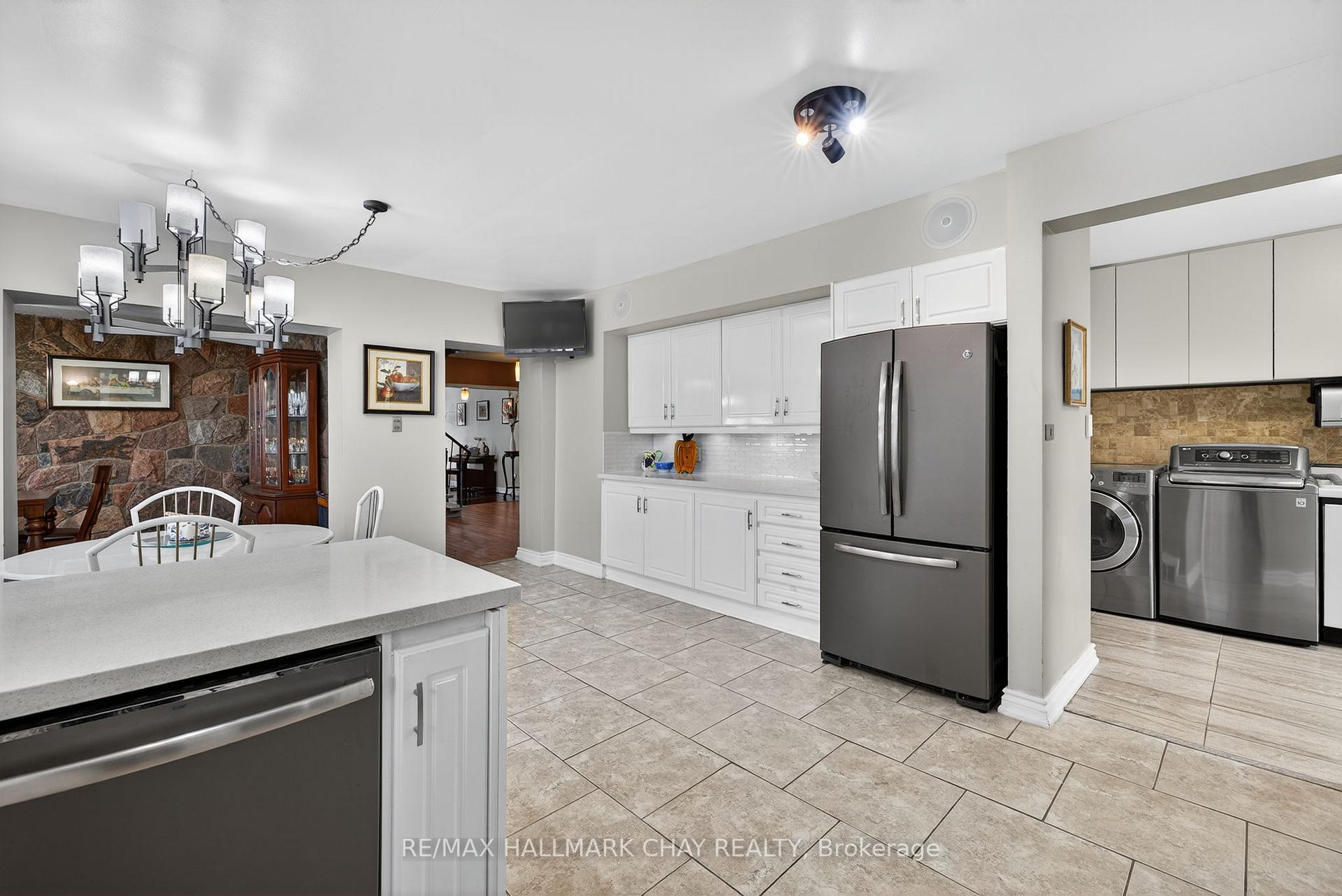 Photo 8 of 39 Highfield Crescent, Georgina, Historic Lakeshore Communities — HOMEH