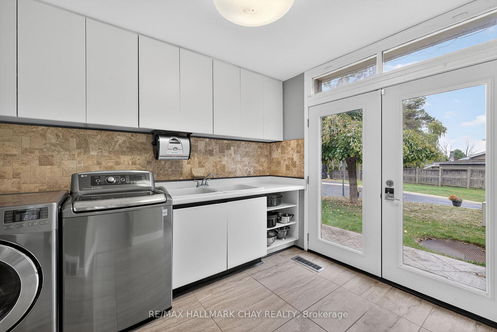 Photo 18 of 39 Highfield Crescent, Georgina, Historic Lakeshore Communities — HOMEH