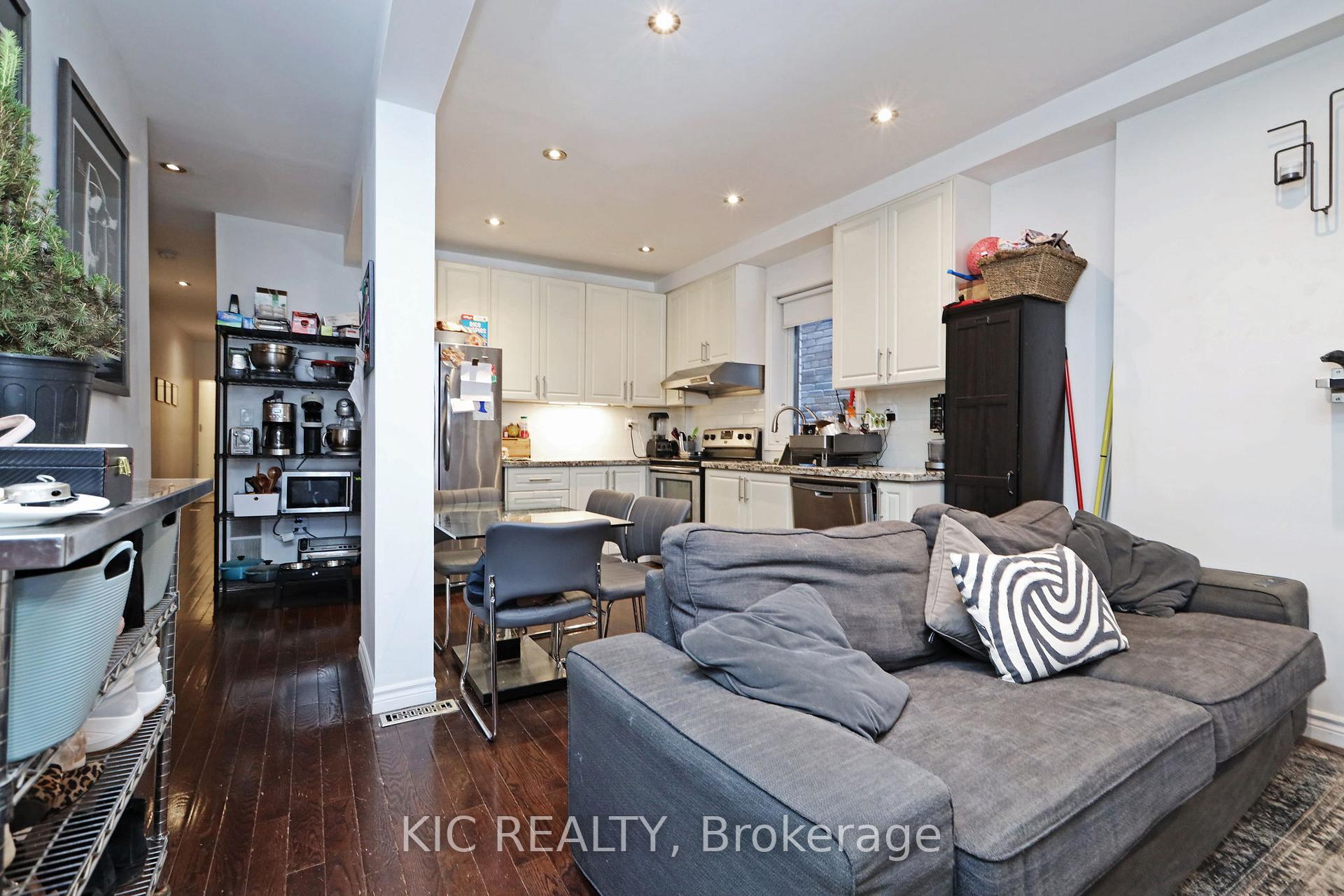 Photo 5 of 20 Ashdale Avenue, Toronto, Greenwood-Coxwell — HOMEH