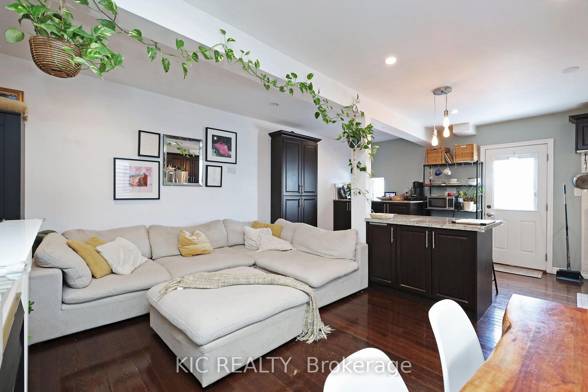 Photo 13 of 20 Ashdale Avenue, Toronto, Greenwood-Coxwell — HOMEH