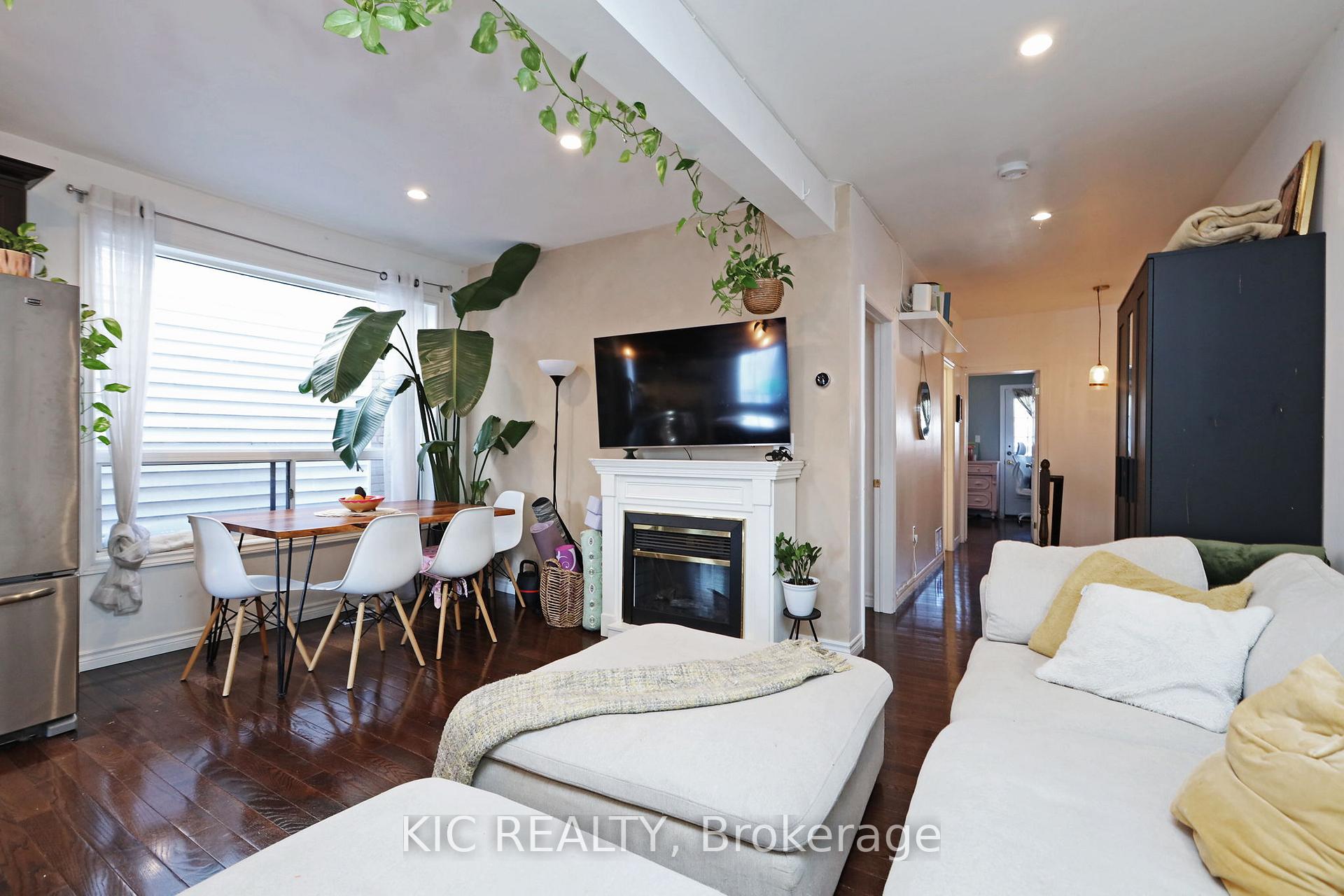 Photo 16 of 20 Ashdale Avenue, Toronto, Greenwood-Coxwell — HOMEH