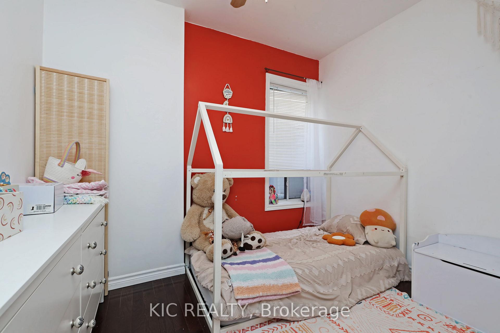 Photo 23 of 20 Ashdale Avenue, Toronto, Greenwood-Coxwell — HOMEH