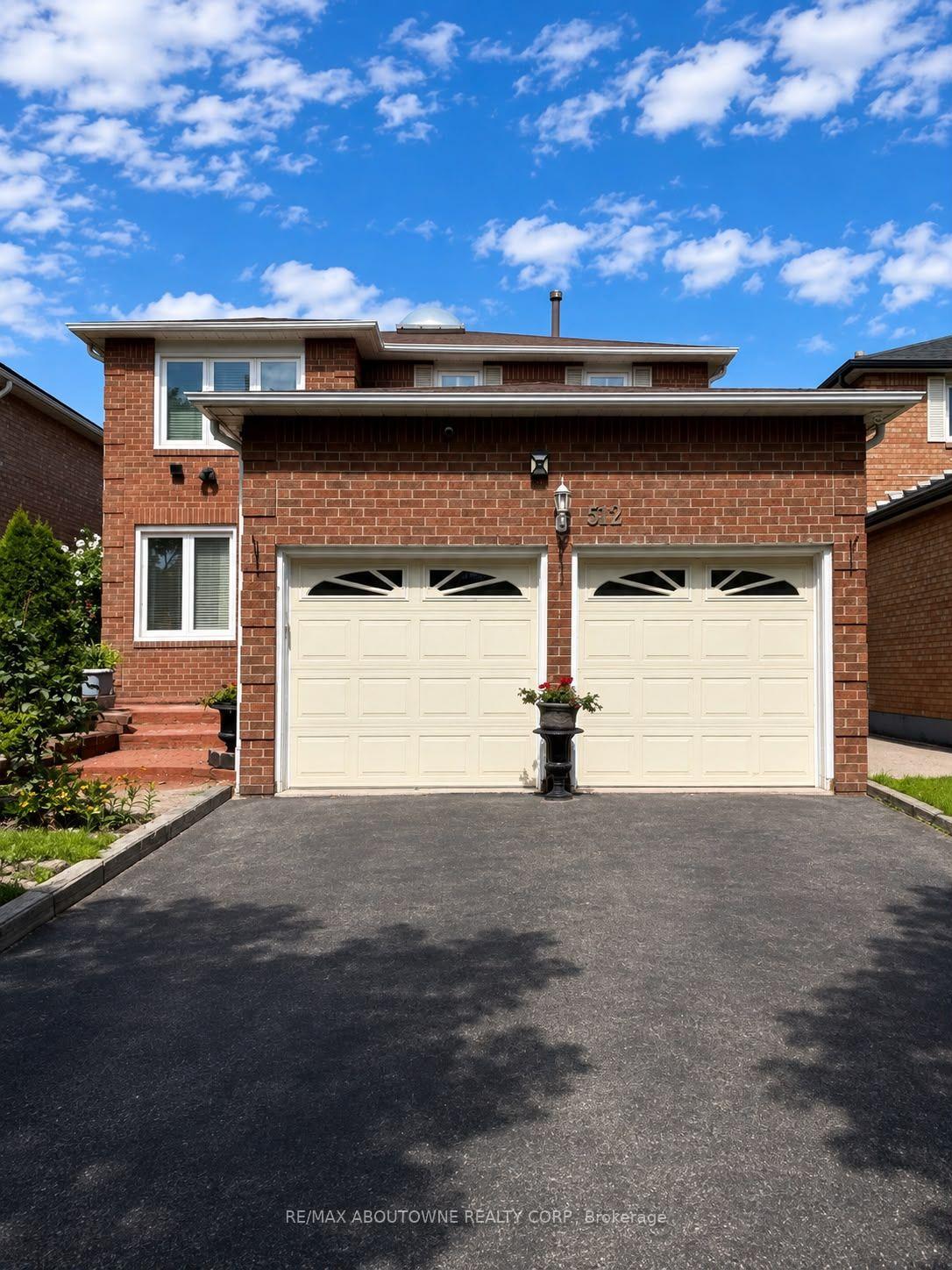 Photo 1 of 512 Chieftan Circle, Mississauga, Hurontario — HOMEH