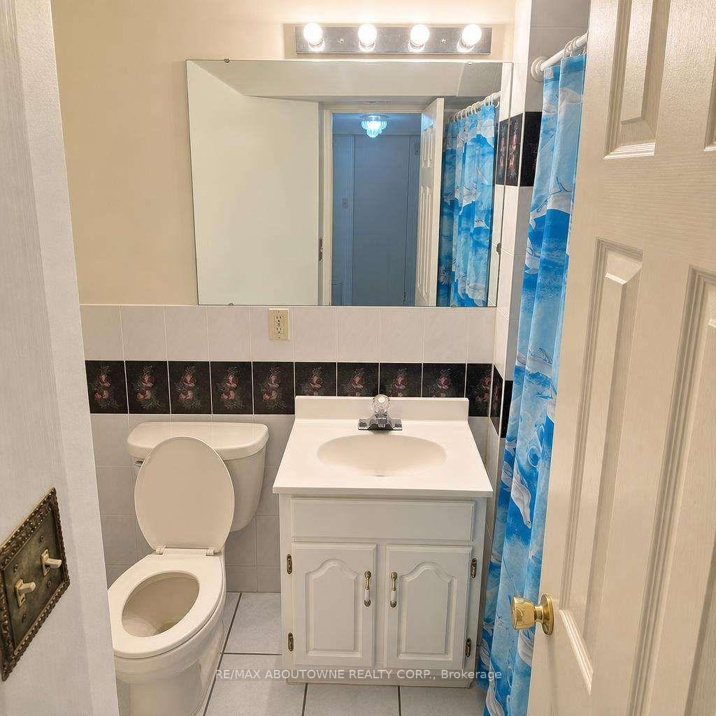 Photo 17 of 512 Chieftan Circle, Mississauga, Hurontario — HOMEH