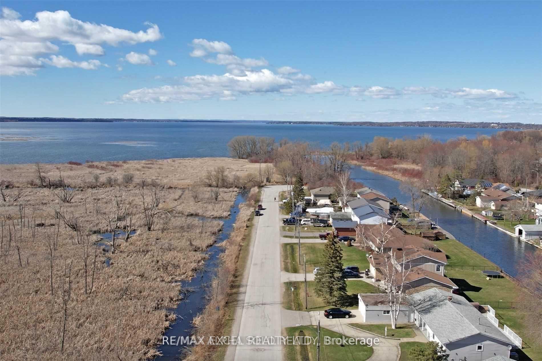 Photo 1 of 45 Bruce Avenue, Georgina, Keswick South — HOMEH