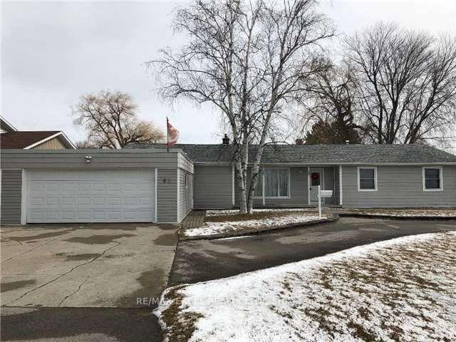 Photo 4 of 45 Bruce Avenue, Georgina, Keswick South — HOMEH