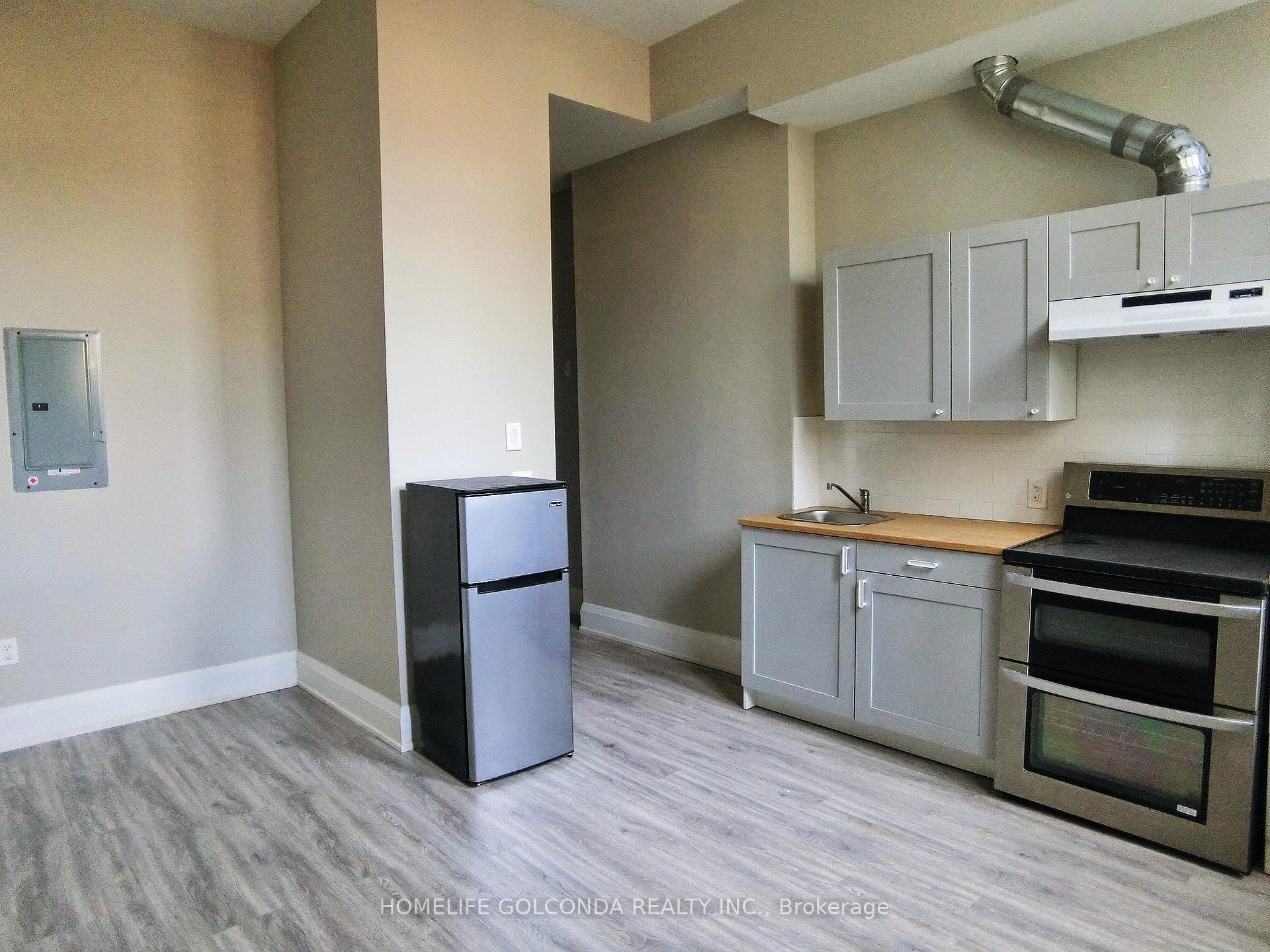 Photo 3 of Unit 202, 490 Queen Street W, Toronto, Kensington-Chinatown — HOMEH