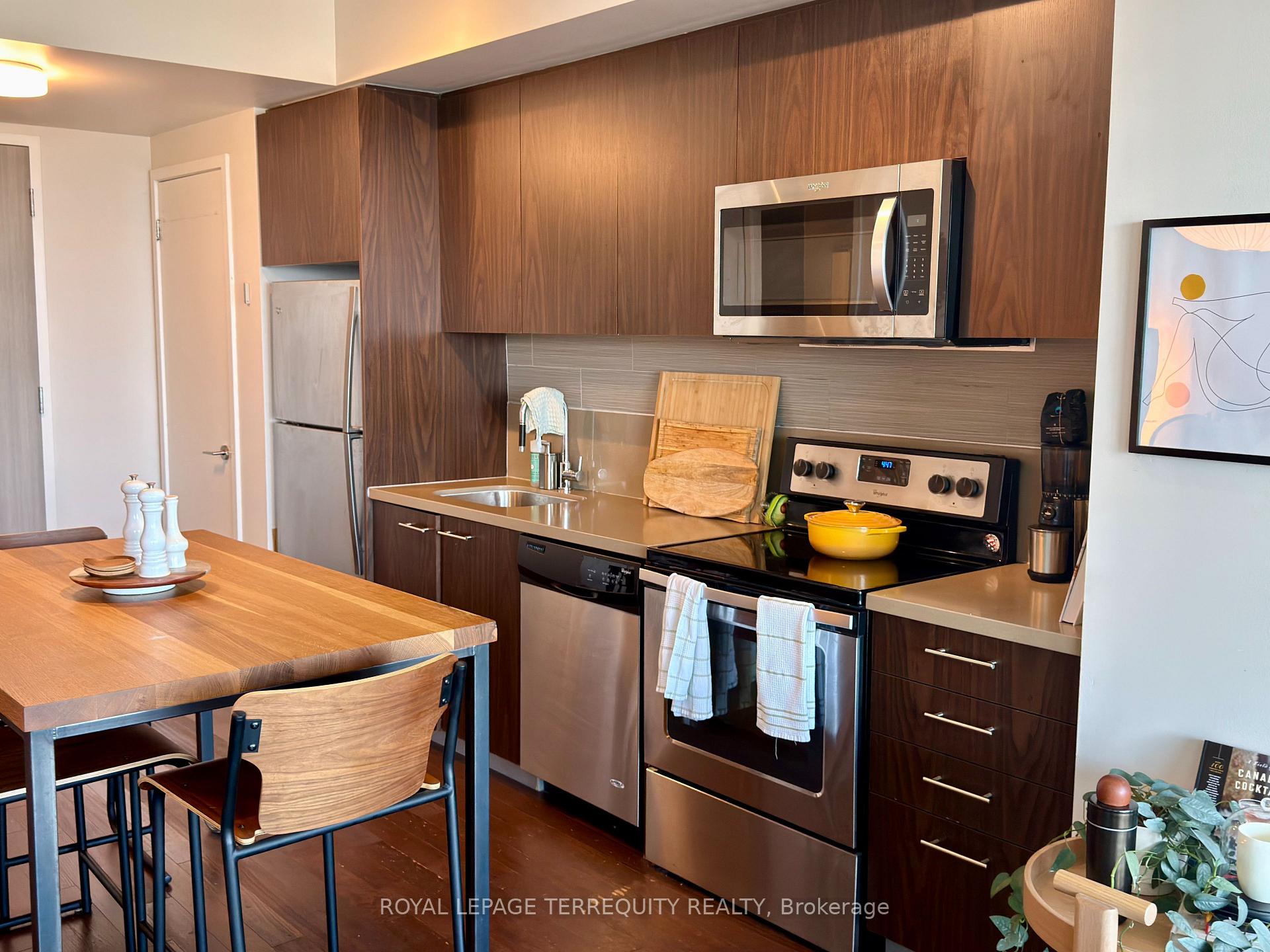 Photo 3 of Unit 1809, 390 Cherry Street, Toronto, Waterfront Communities — HOMEH