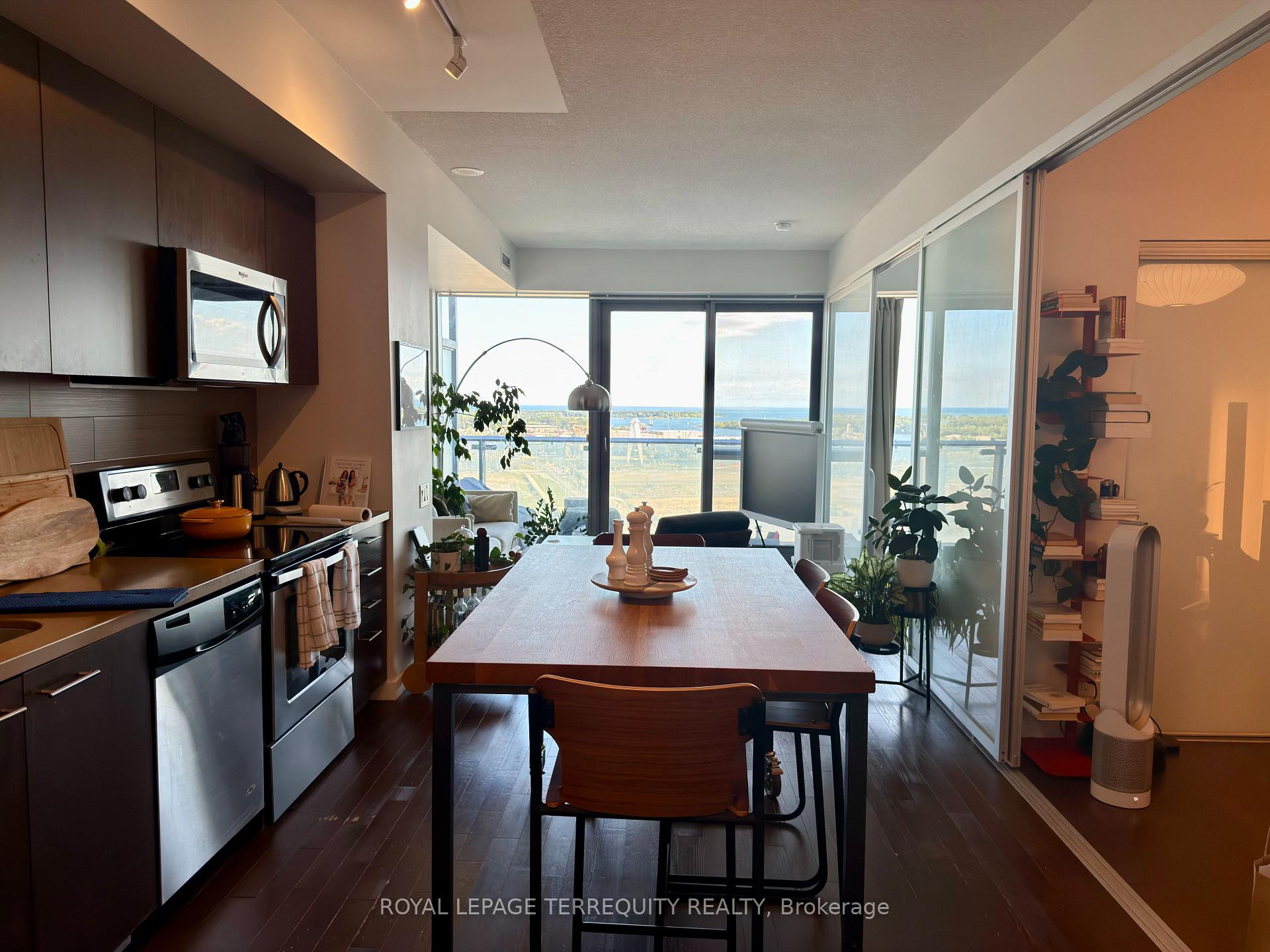 Photo 6 of Unit 1809, 390 Cherry Street, Toronto, Waterfront Communities — HOMEH
