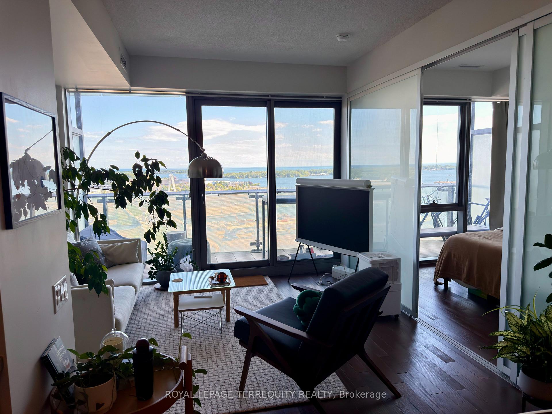 Photo 8 of Unit 1809, 390 Cherry Street, Toronto, Waterfront Communities — HOMEH
