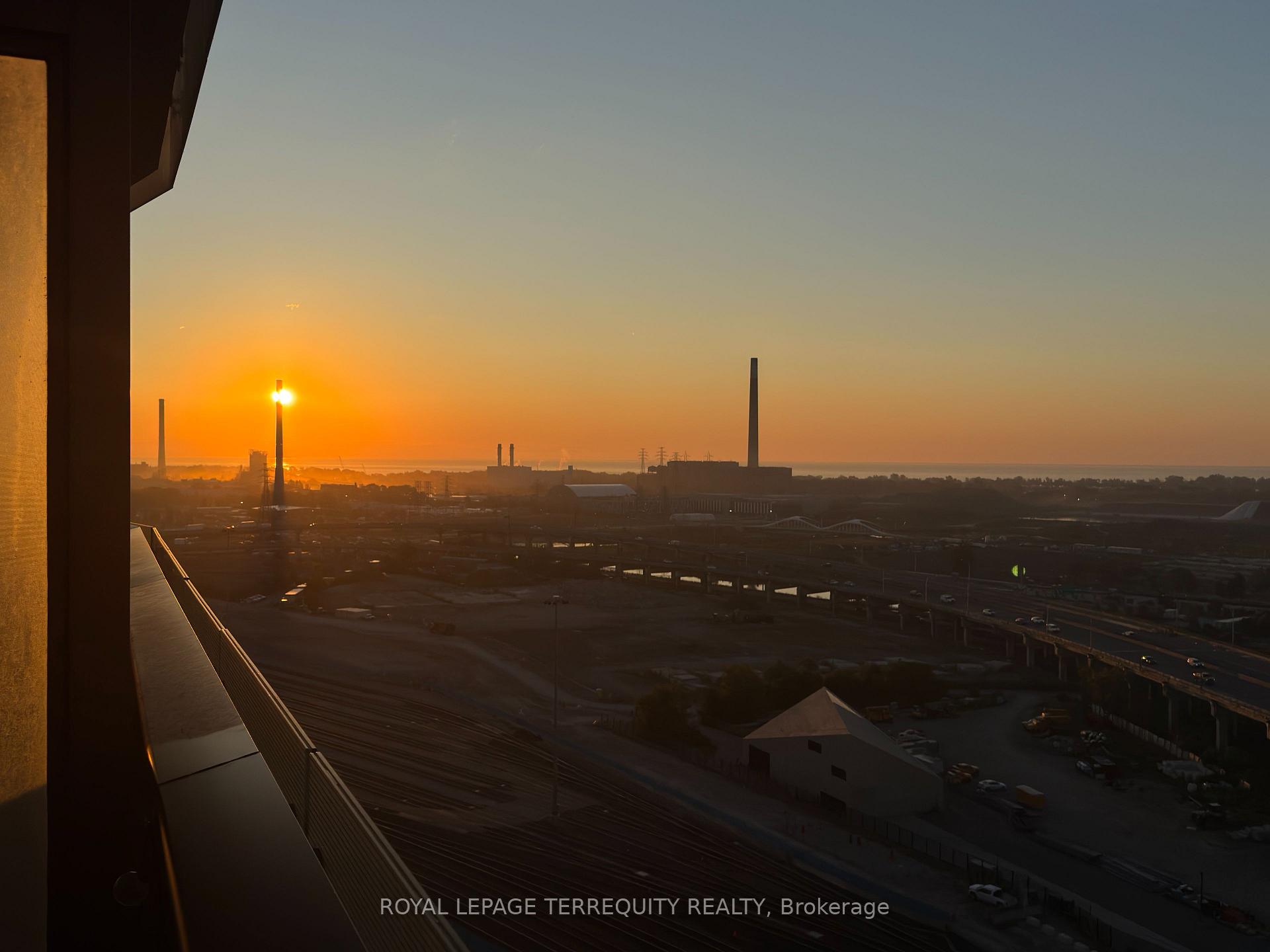 Photo 16 of Unit 1809, 390 Cherry Street, Toronto, Waterfront Communities — HOMEH