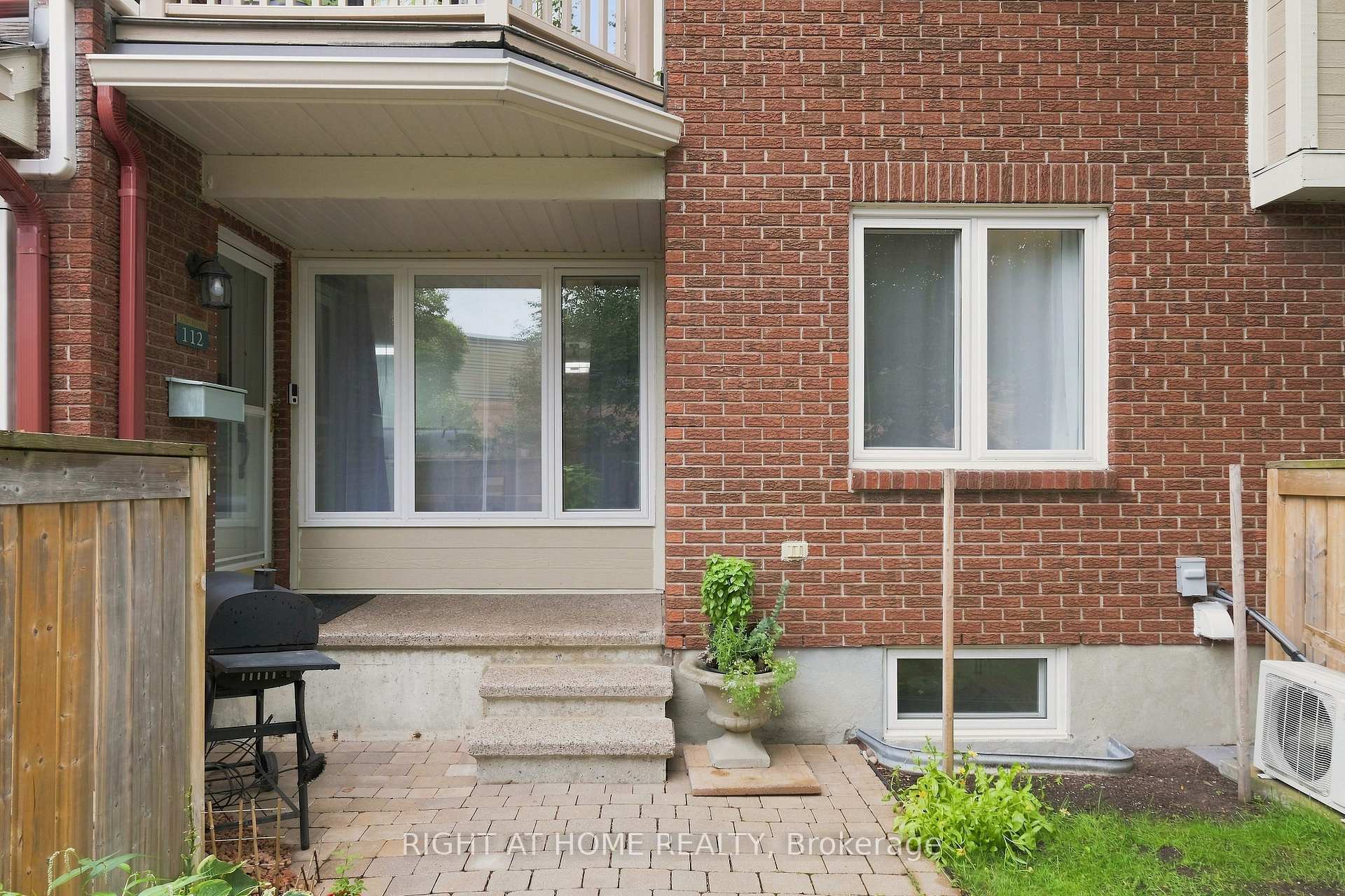 Photo 3 of Unit 112, 1750 Marsala Crescent, Ottawa, Fallingbrook/Pineridge — HOMEH