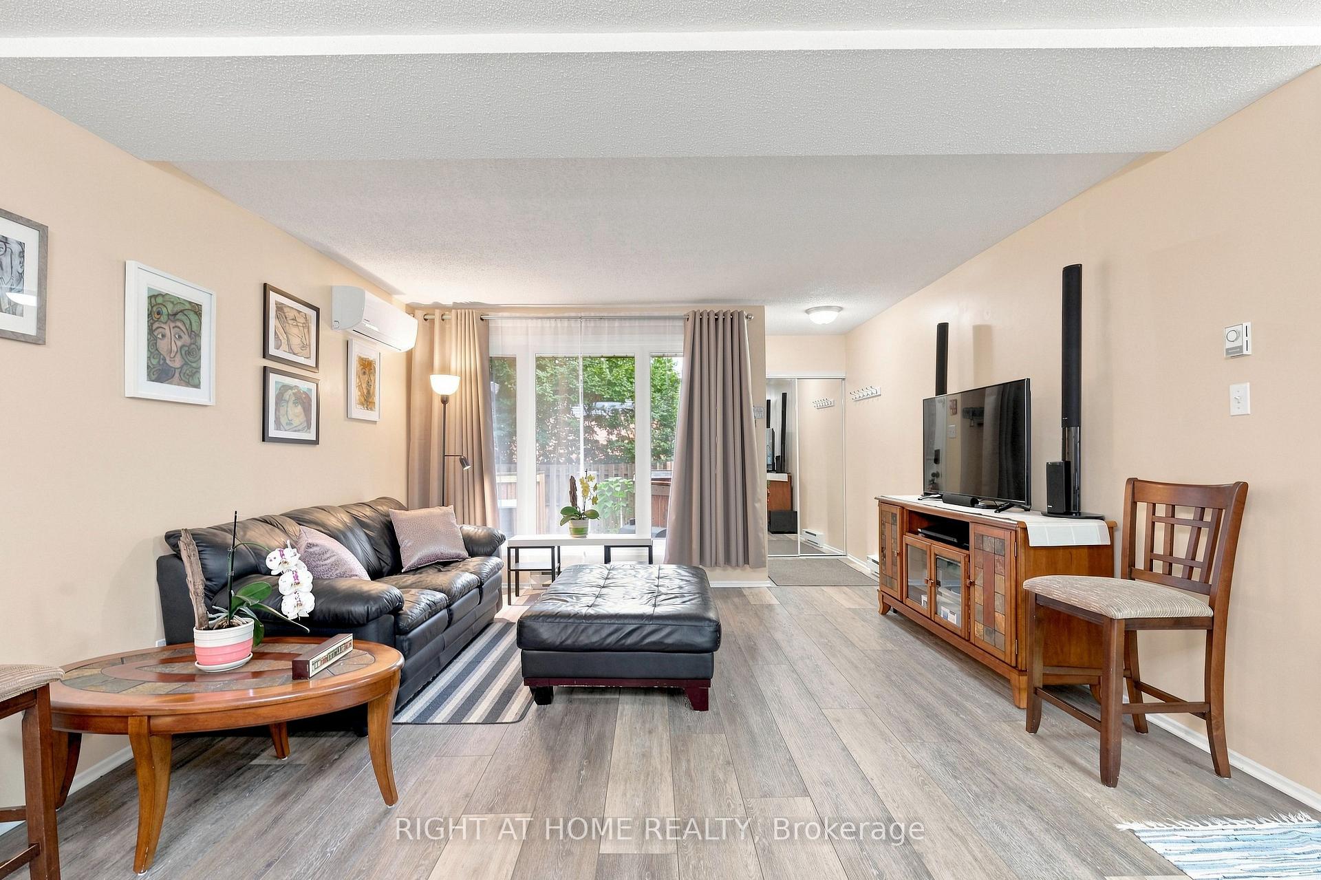 Photo 5 of Unit 112, 1750 Marsala Crescent, Ottawa, Fallingbrook/Pineridge — HOMEH