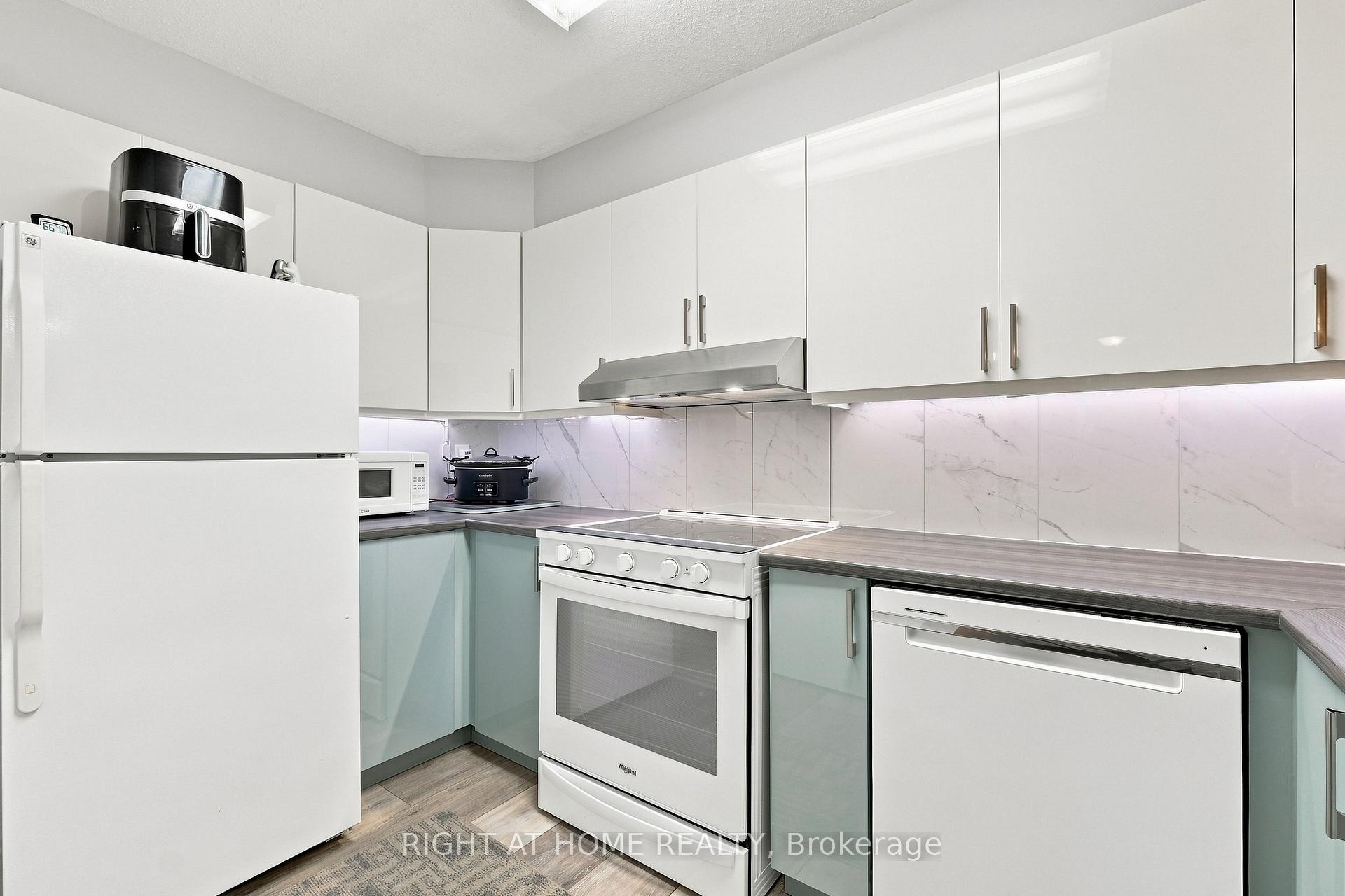 Photo 8 of Unit 112, 1750 Marsala Crescent, Ottawa, Fallingbrook/Pineridge — HOMEH