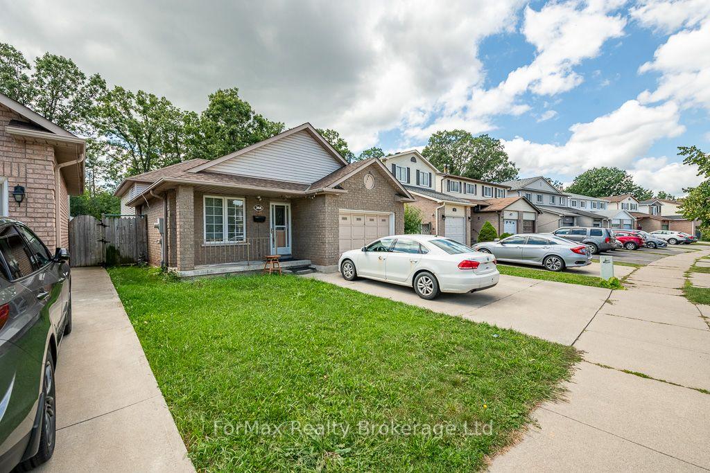Photo 1 of 366 Macintosh Drive, Hamilton, Stoney Creek — HOMEH