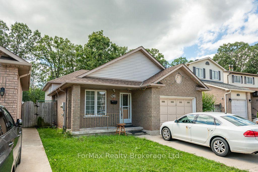 Photo 2 of 366 Macintosh Drive, Hamilton, Stoney Creek — HOMEH