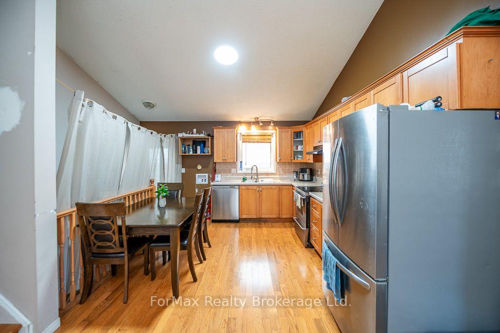 Photo 7 of 366 Macintosh Drive, Hamilton, Stoney Creek — HOMEH