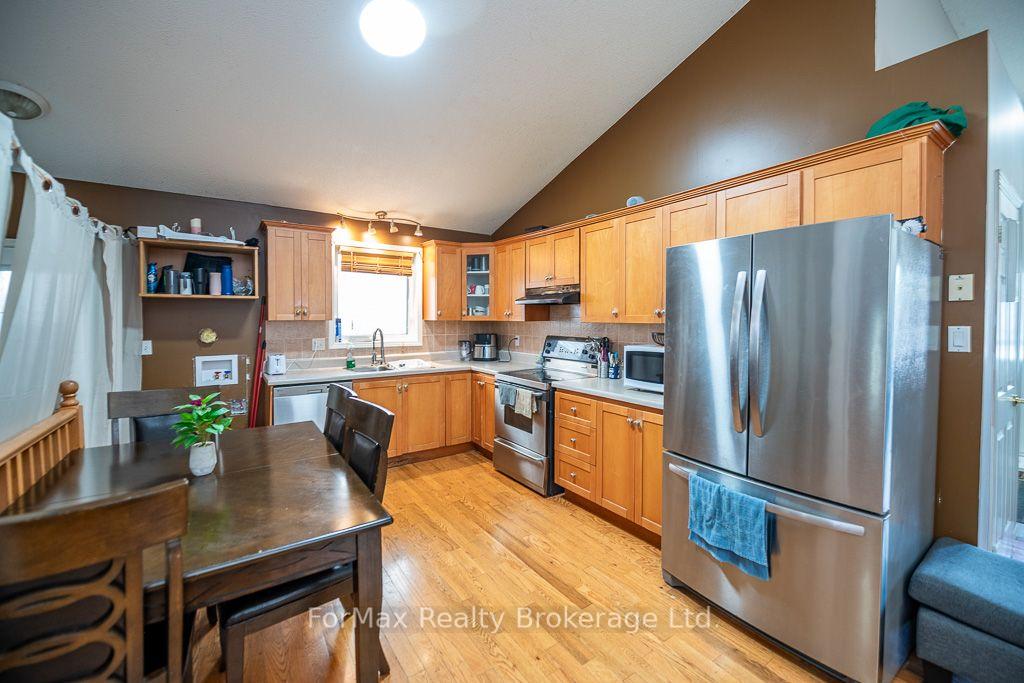 Photo 8 of 366 Macintosh Drive, Hamilton, Stoney Creek — HOMEH