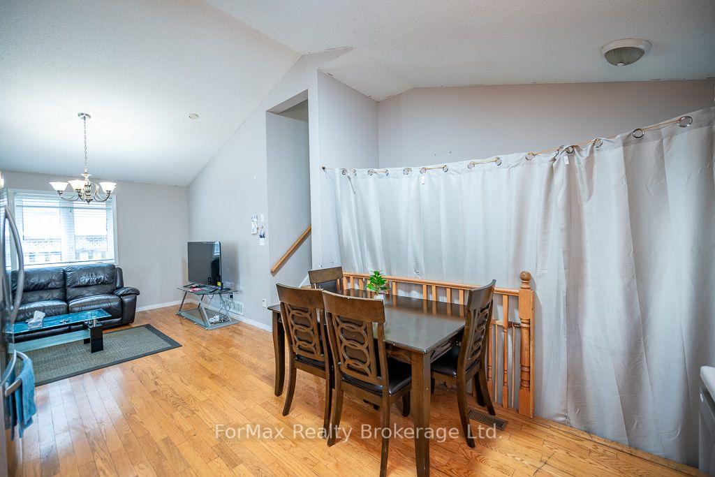 Photo 11 of 366 Macintosh Drive, Hamilton, Stoney Creek — HOMEH
