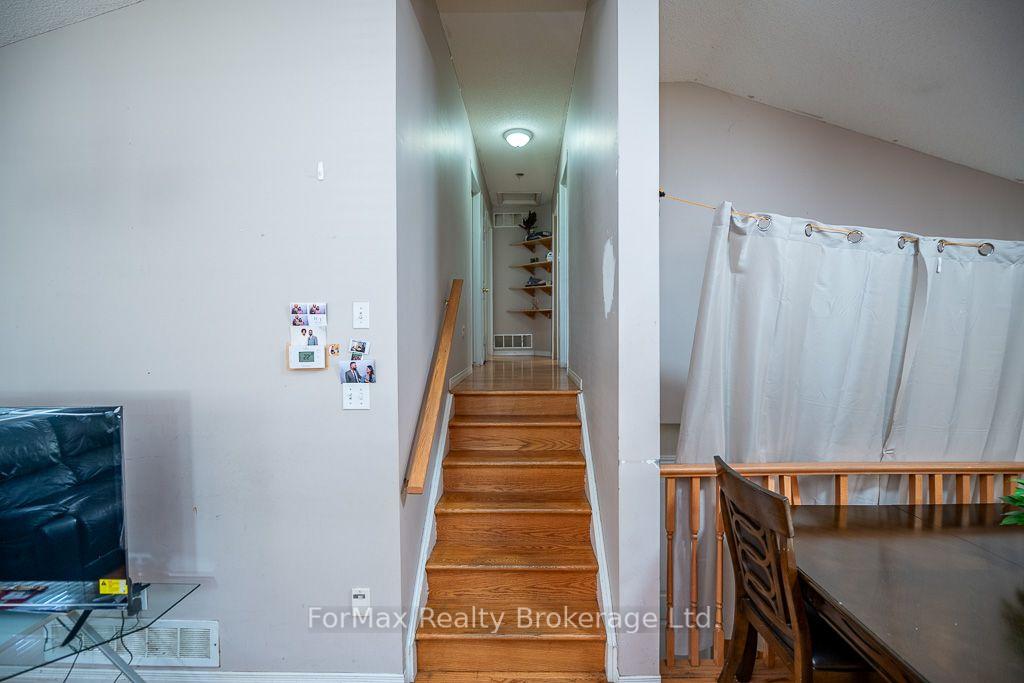 Photo 15 of 366 Macintosh Drive, Hamilton, Stoney Creek — HOMEH