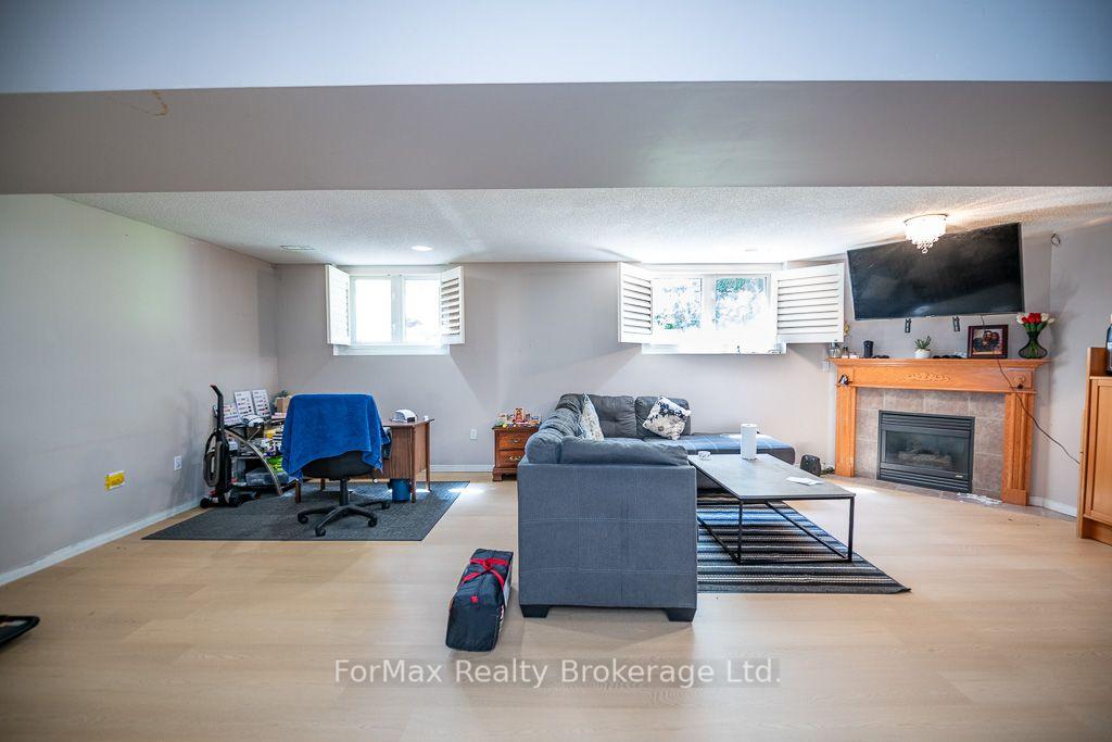 Photo 23 of 366 Macintosh Drive, Hamilton, Stoney Creek — HOMEH