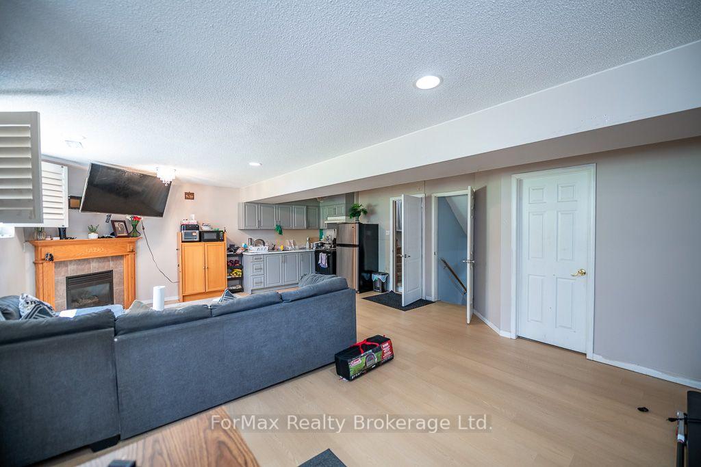 Photo 26 of 366 Macintosh Drive, Hamilton, Stoney Creek — HOMEH