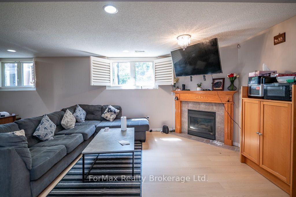 Photo 31 of 366 Macintosh Drive, Hamilton, Stoney Creek — HOMEH