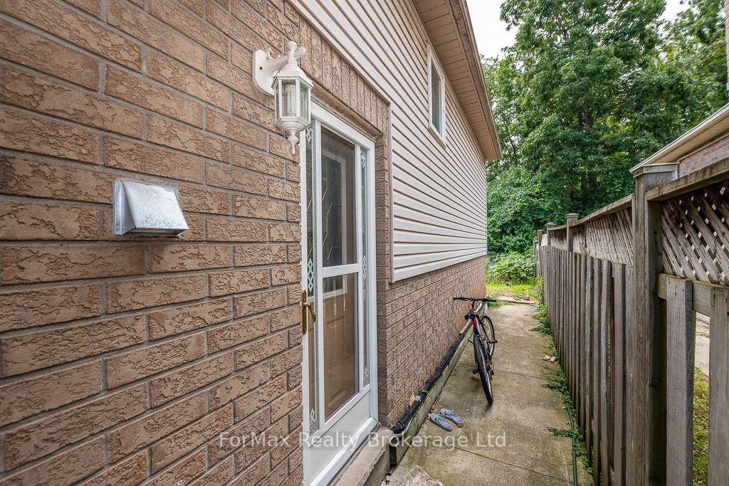 Photo 40 of 366 Macintosh Drive, Hamilton, Stoney Creek — HOMEH