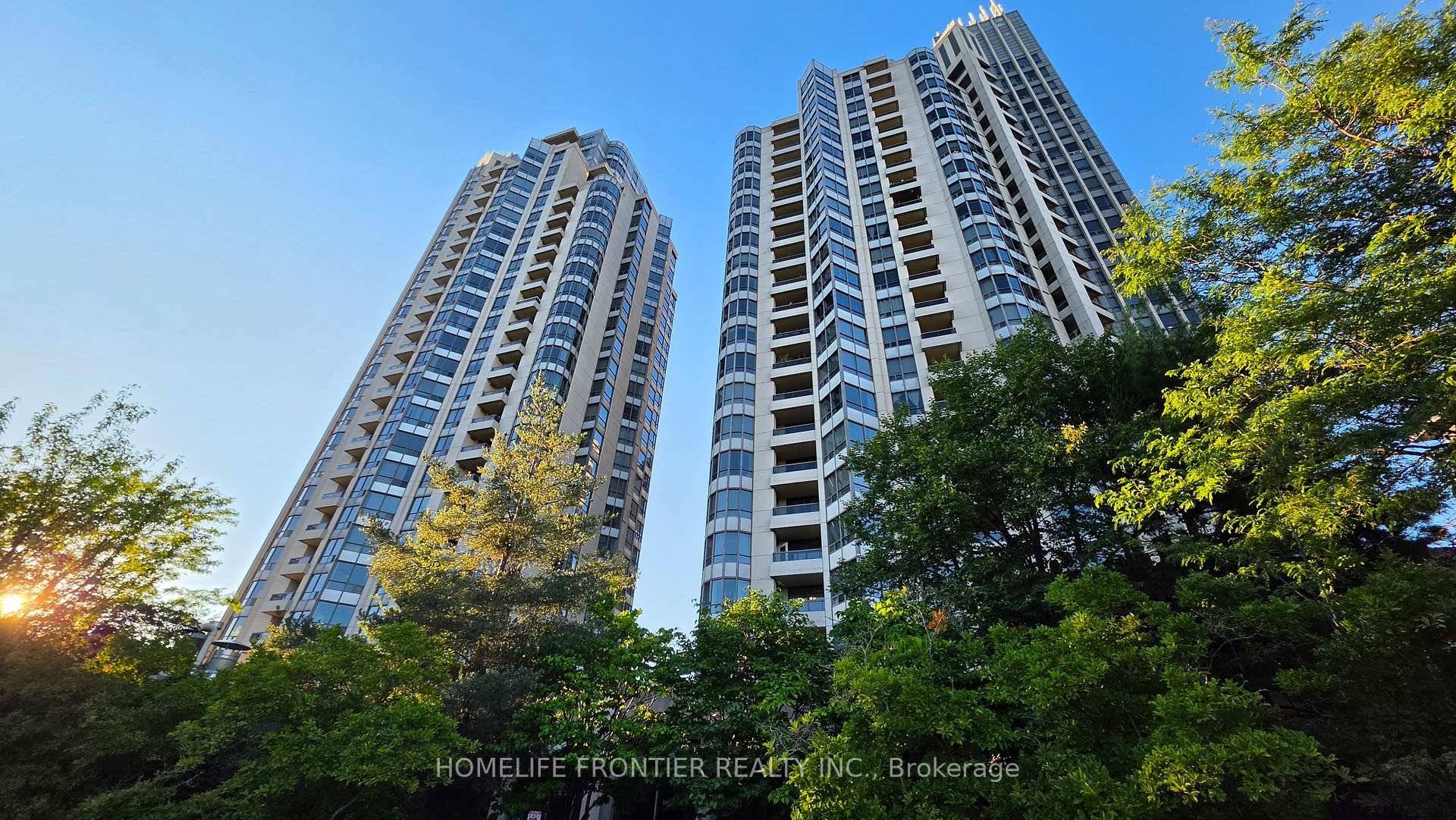 Front of Unit 1116, 15 Northtown Way