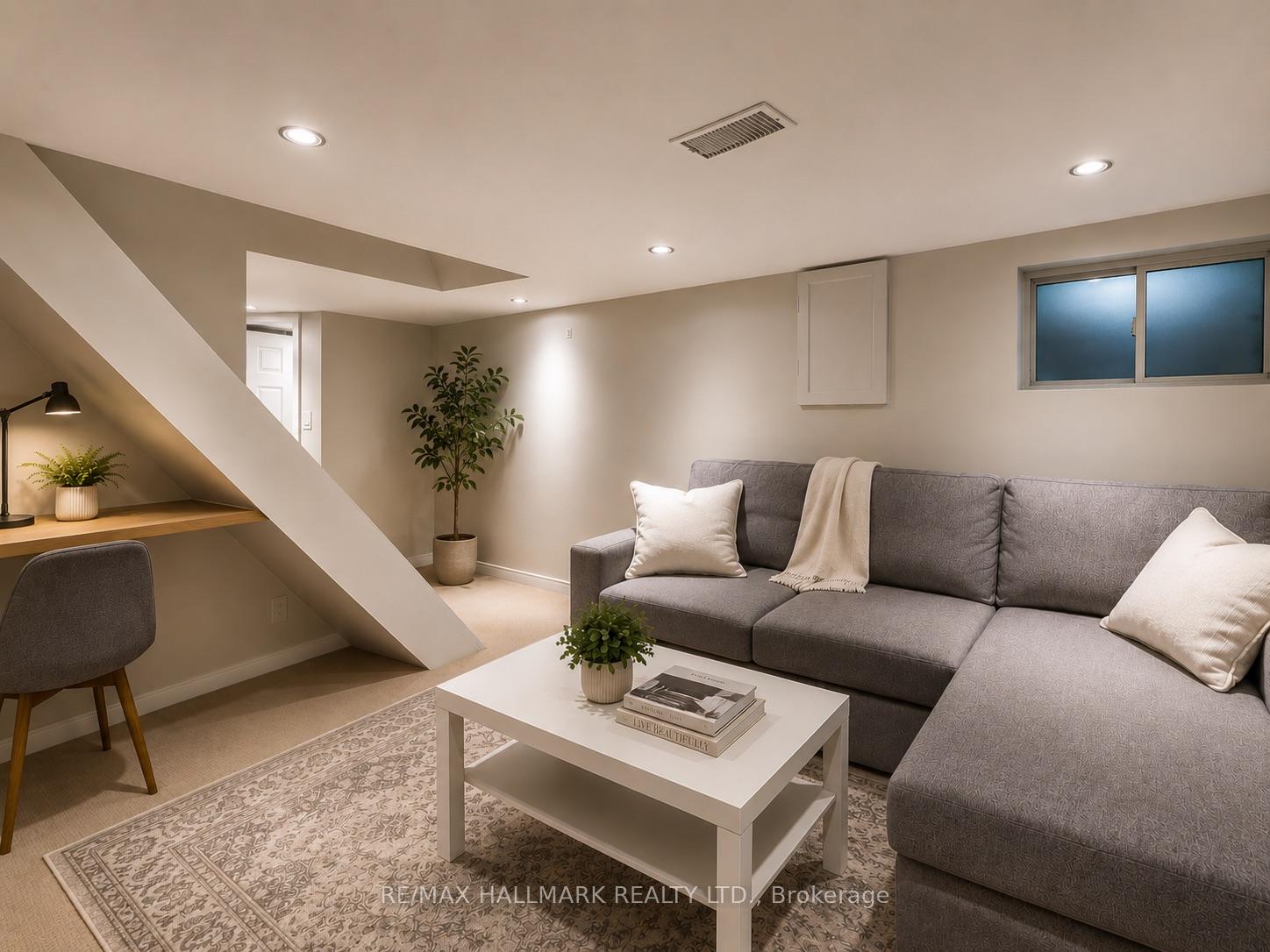 Photo 19 of 40 Corley Avenue, Toronto, East End-Danforth — HOMEH