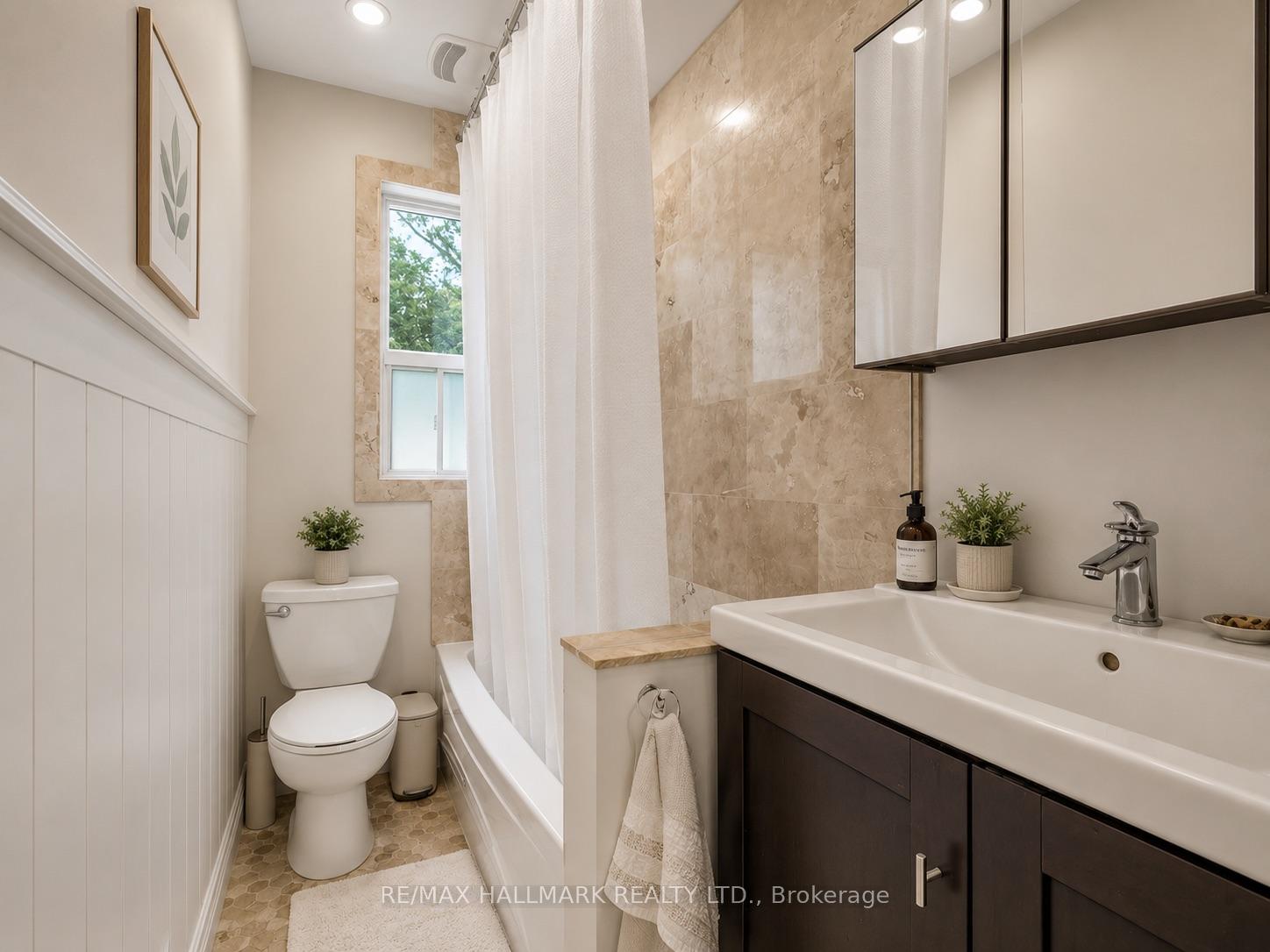 Photo 20 of 40 Corley Avenue, Toronto, East End-Danforth — HOMEH