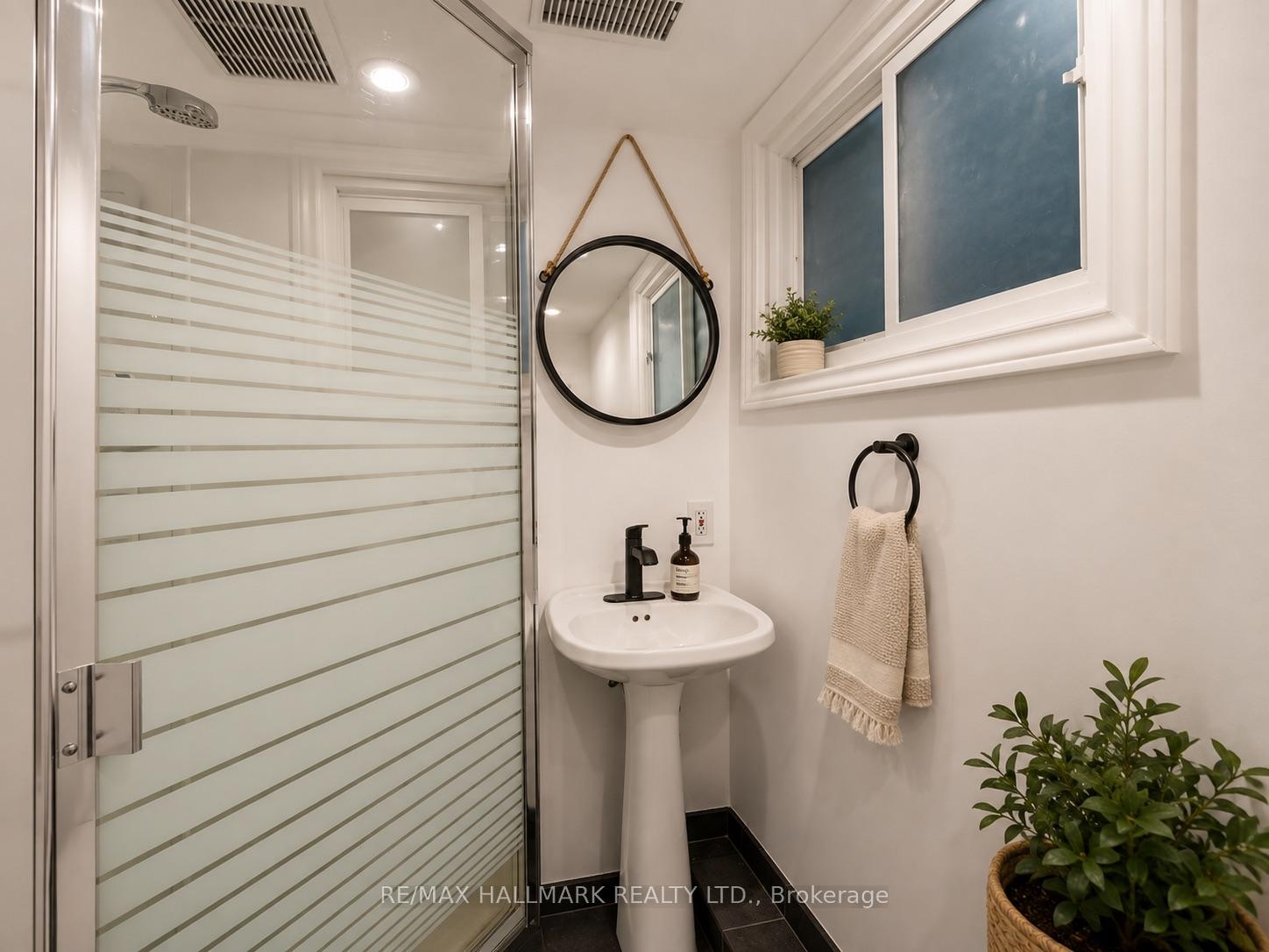Photo 21 of 40 Corley Avenue, Toronto, East End-Danforth — HOMEH