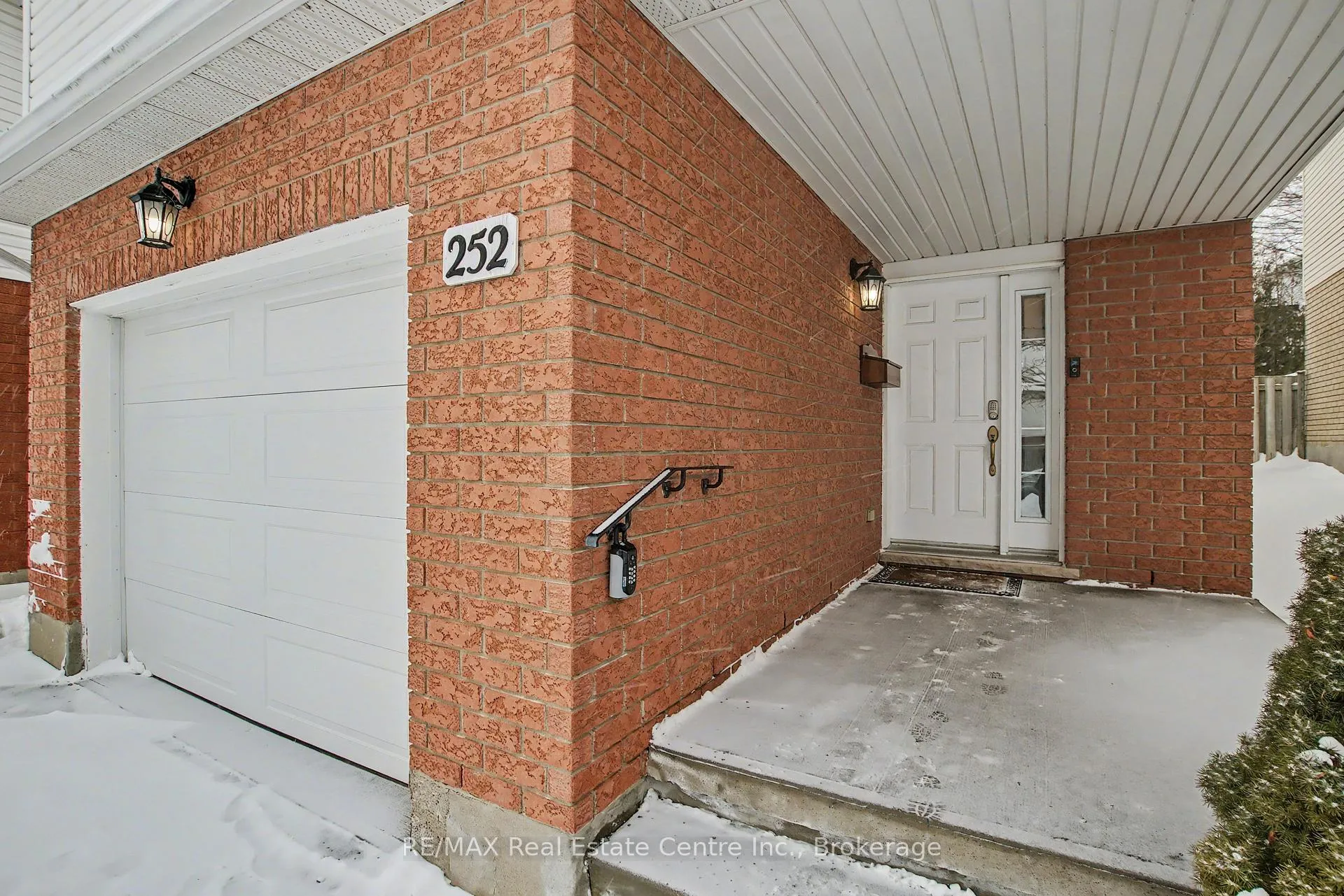 Photo 3 of 252 Keewatin Avenue, Kitchener — HOMEH