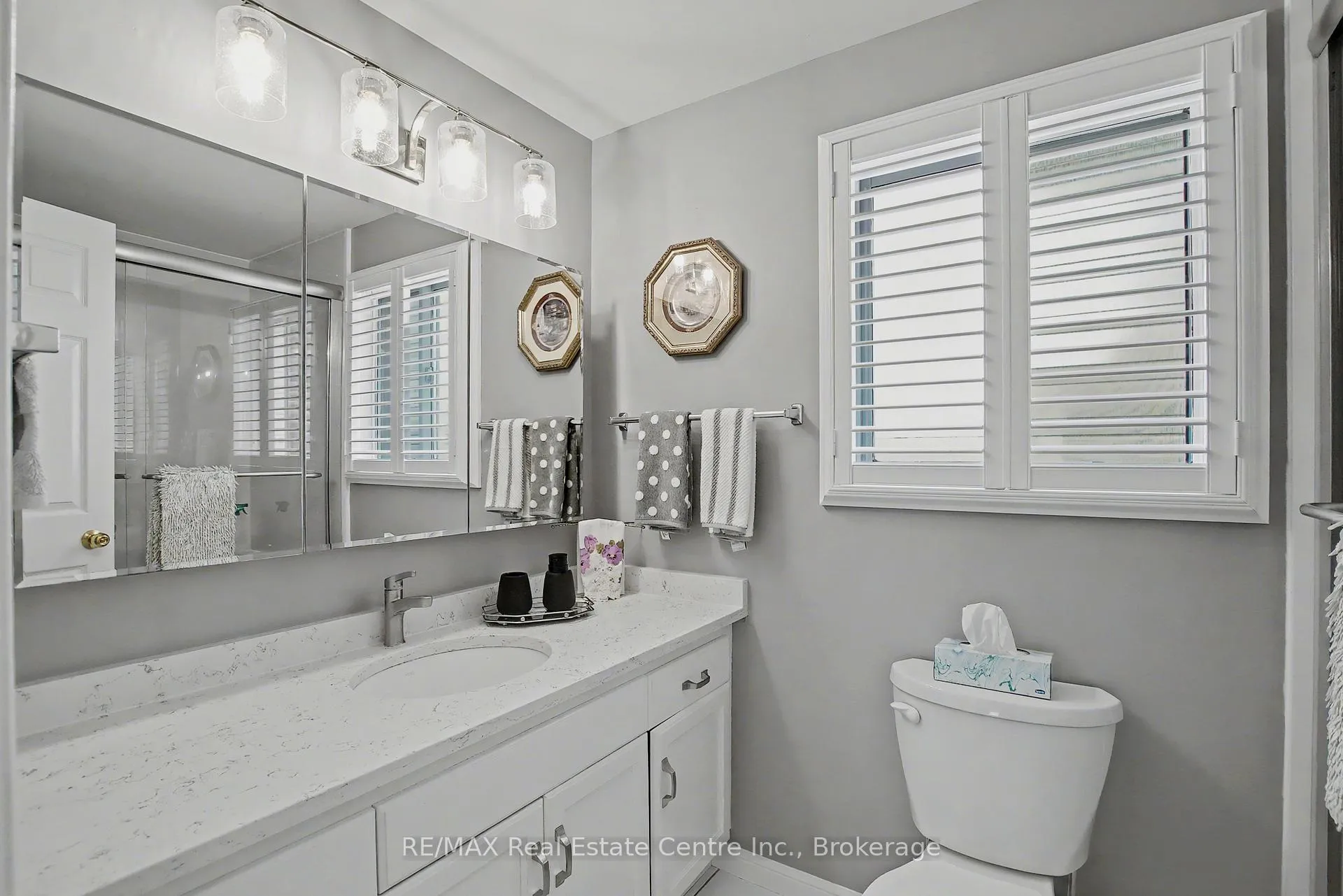 Photo 16 of 252 Keewatin Avenue, Kitchener — HOMEH
