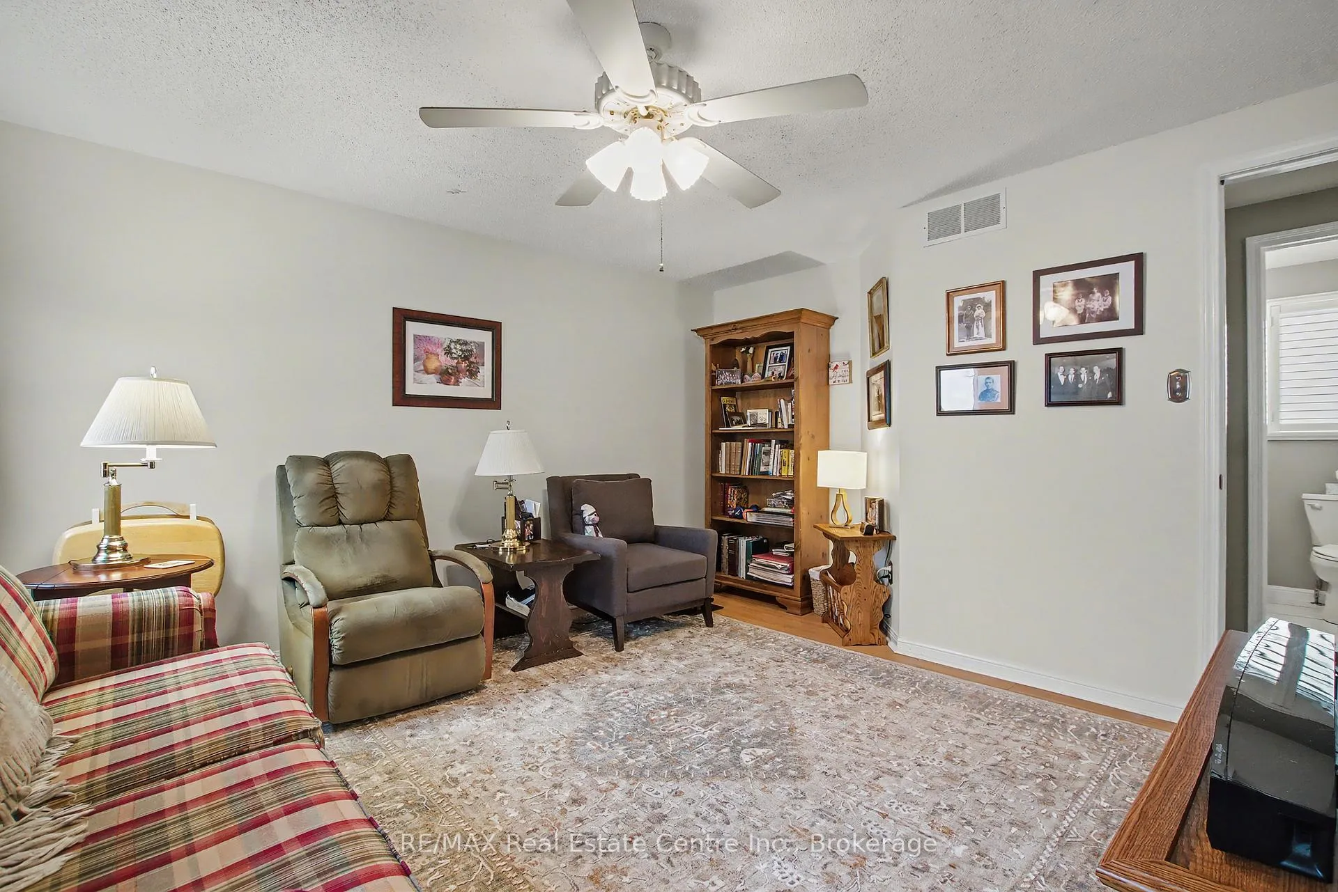 Photo 18 of 252 Keewatin Avenue, Kitchener — HOMEH