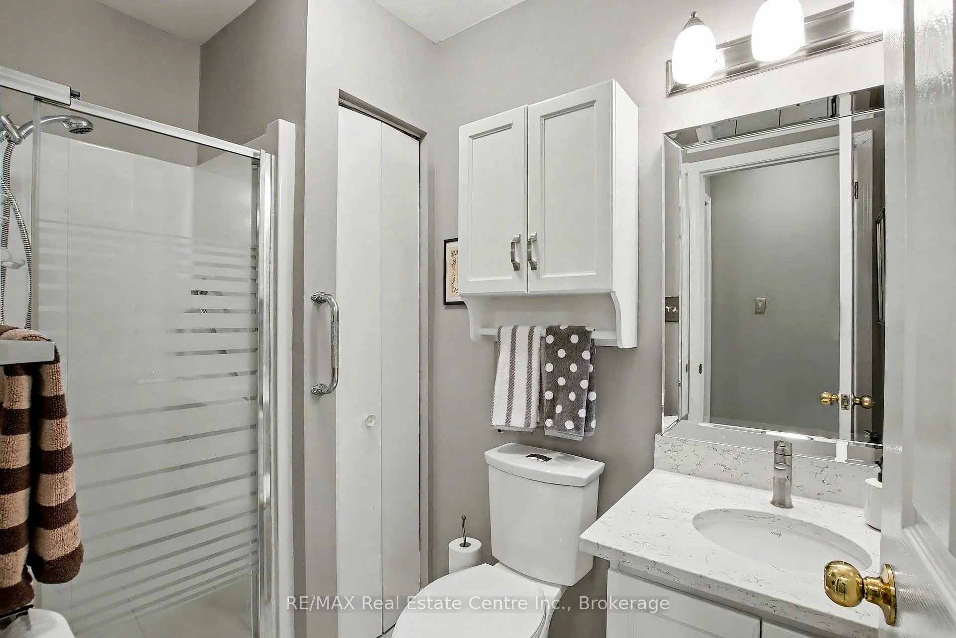 Photo 24 of 252 Keewatin Avenue, Kitchener — HOMEH